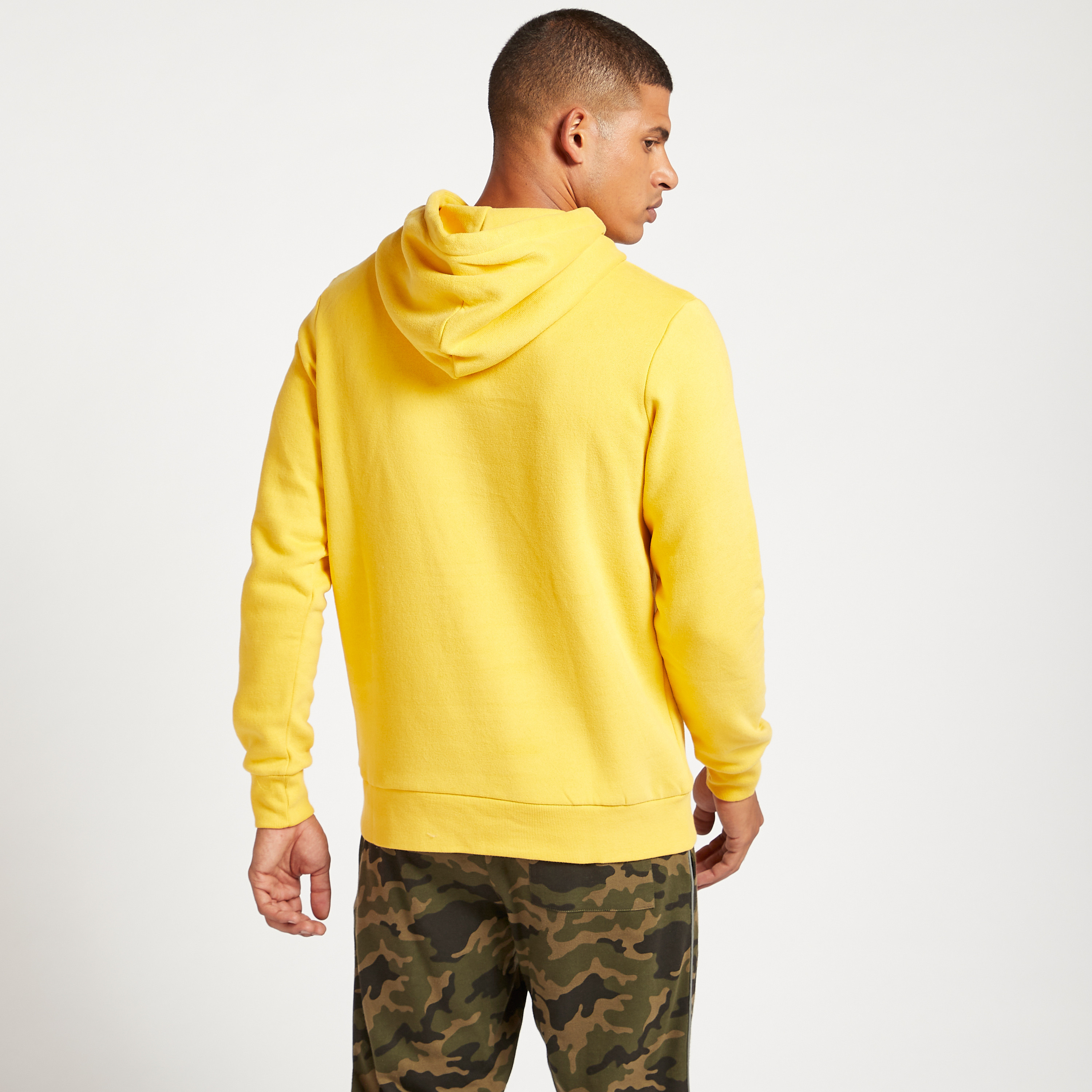 هودي بأكمام طويلة وجيب كنغر وطبعات من جاك & جونز-men-winterwear-hoodiesandsweatshirts-image-11