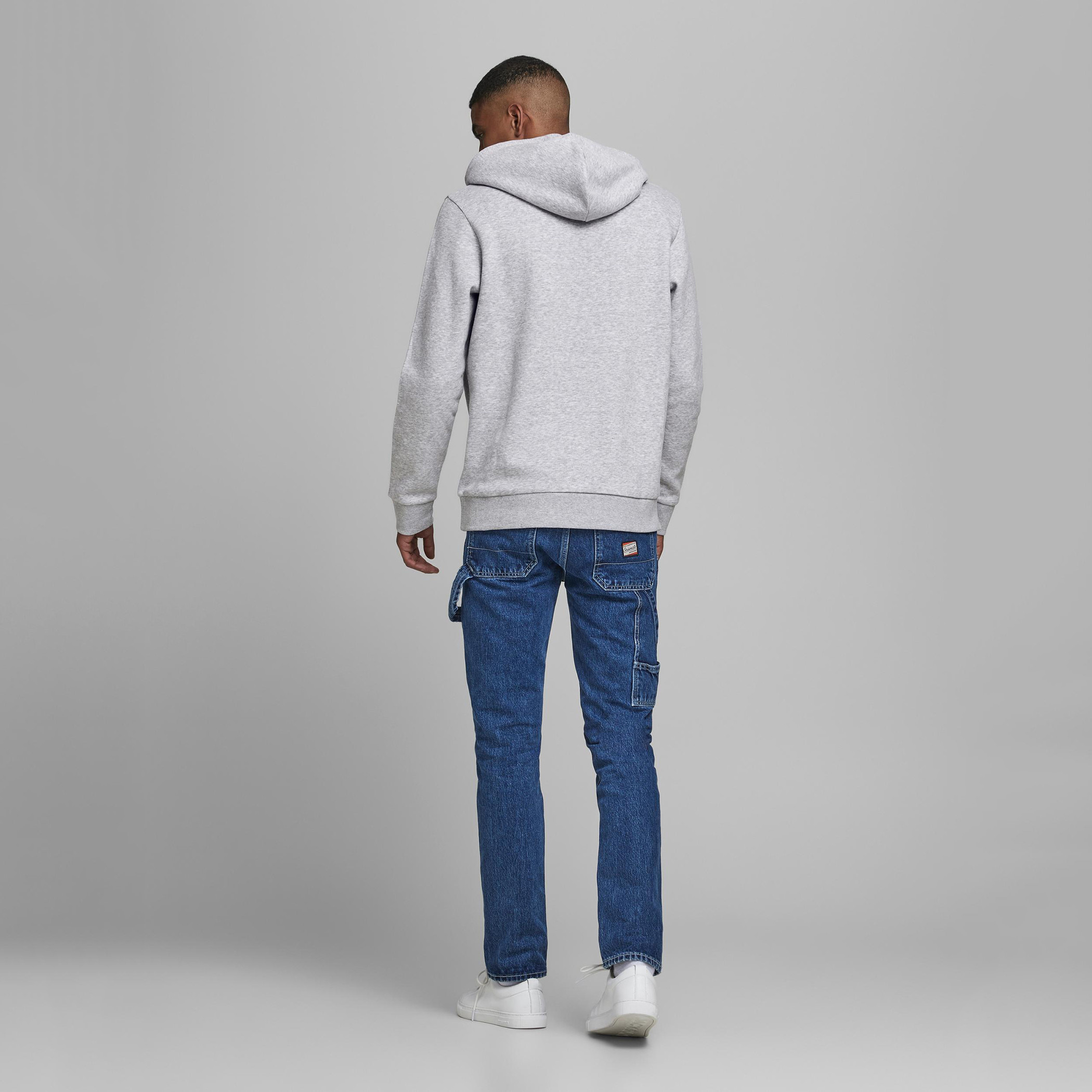 هودي بأكمام طويلة وجيب كنغر وطبعات من جاك & جونز-men-winterwear-hoodiesandsweatshirts-image-2
