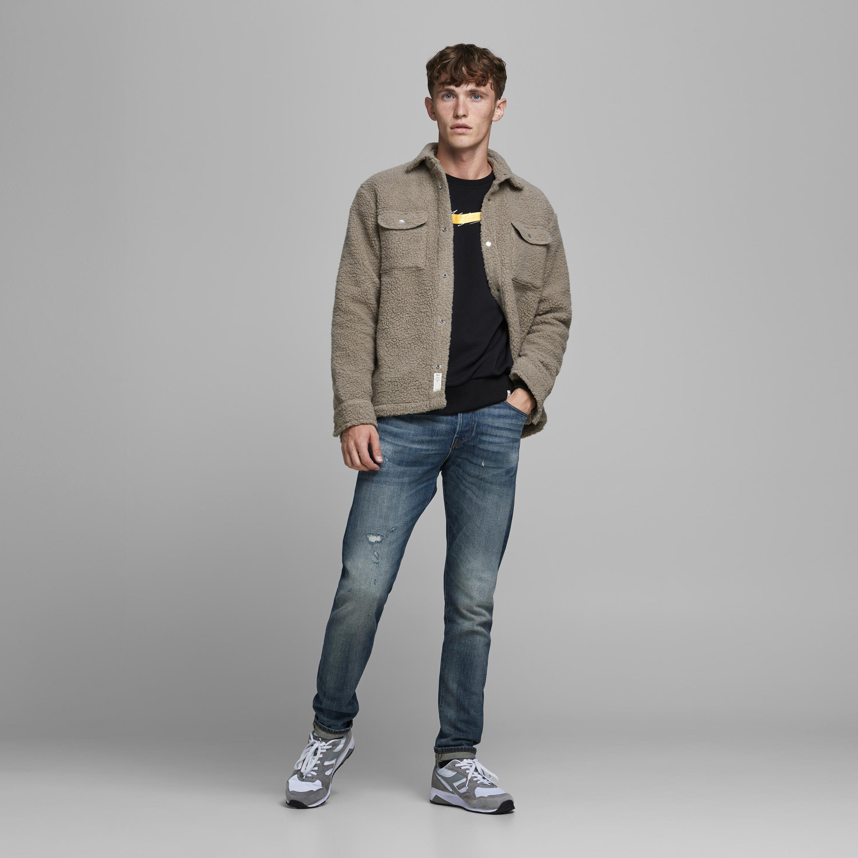 Jack & Jones Printed Lightweight Sweatshirt with Crew Neck-men-winterwear-hoodiesandsweatshirts-image-3