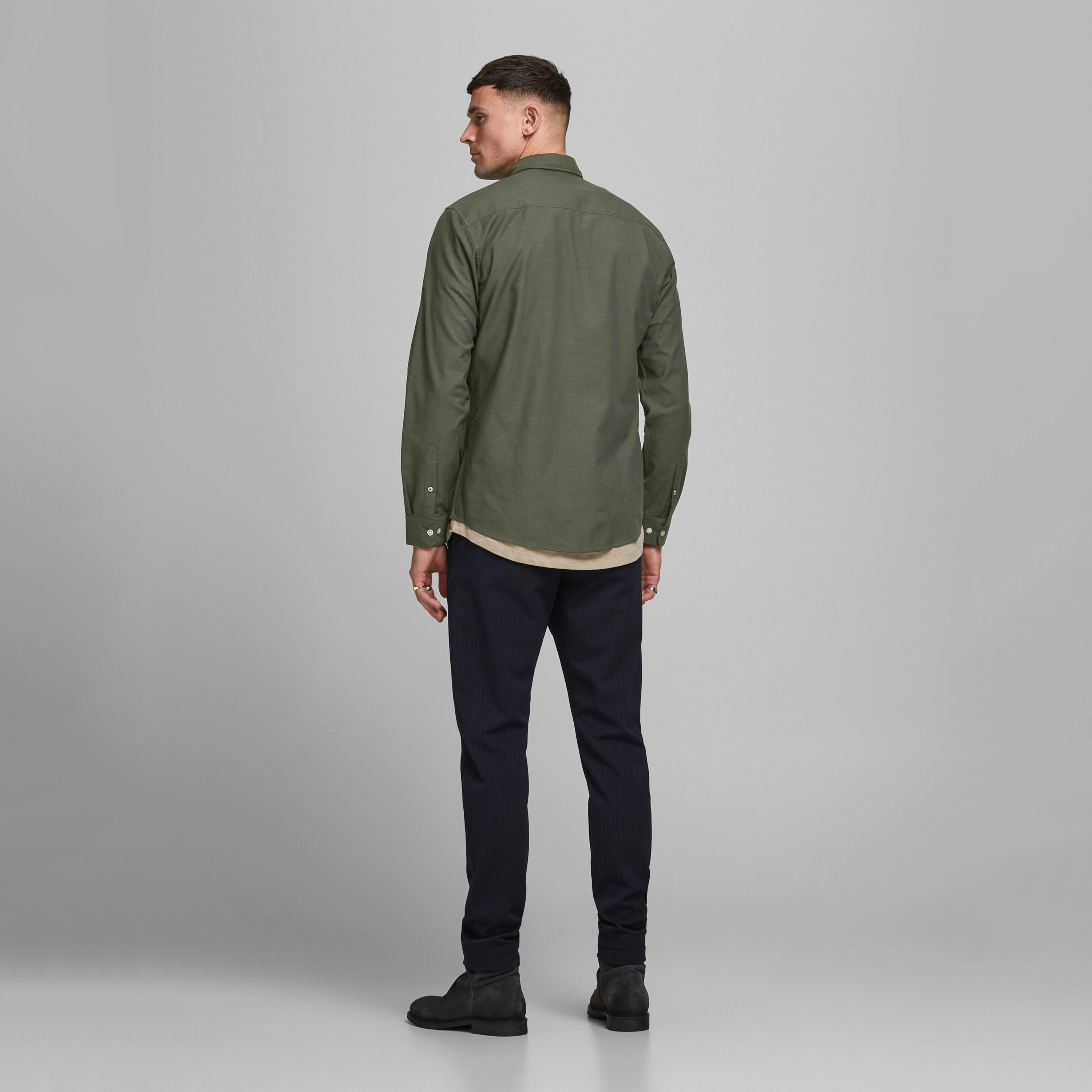 قميص بياقة سفلية مع أزرار وأكمام طويلة سادة من جاك آند جونز-men-clothing-shirts-image-12
