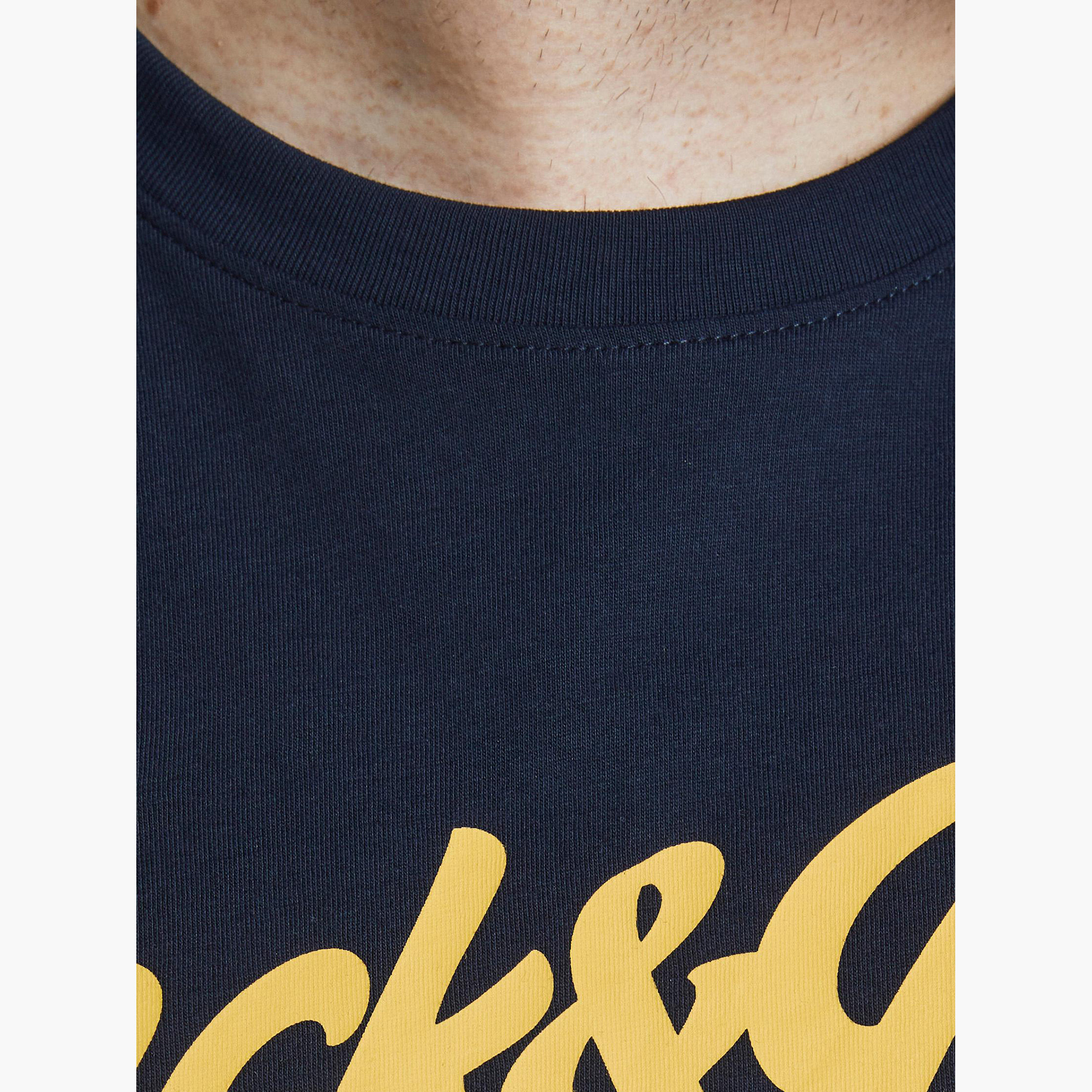 تيشيرت بياقة ضيّقة وأكمام قصيرة وطبعات من جاك & جونز-men-clothing-tshirtsandpolos-tshirts-image-3