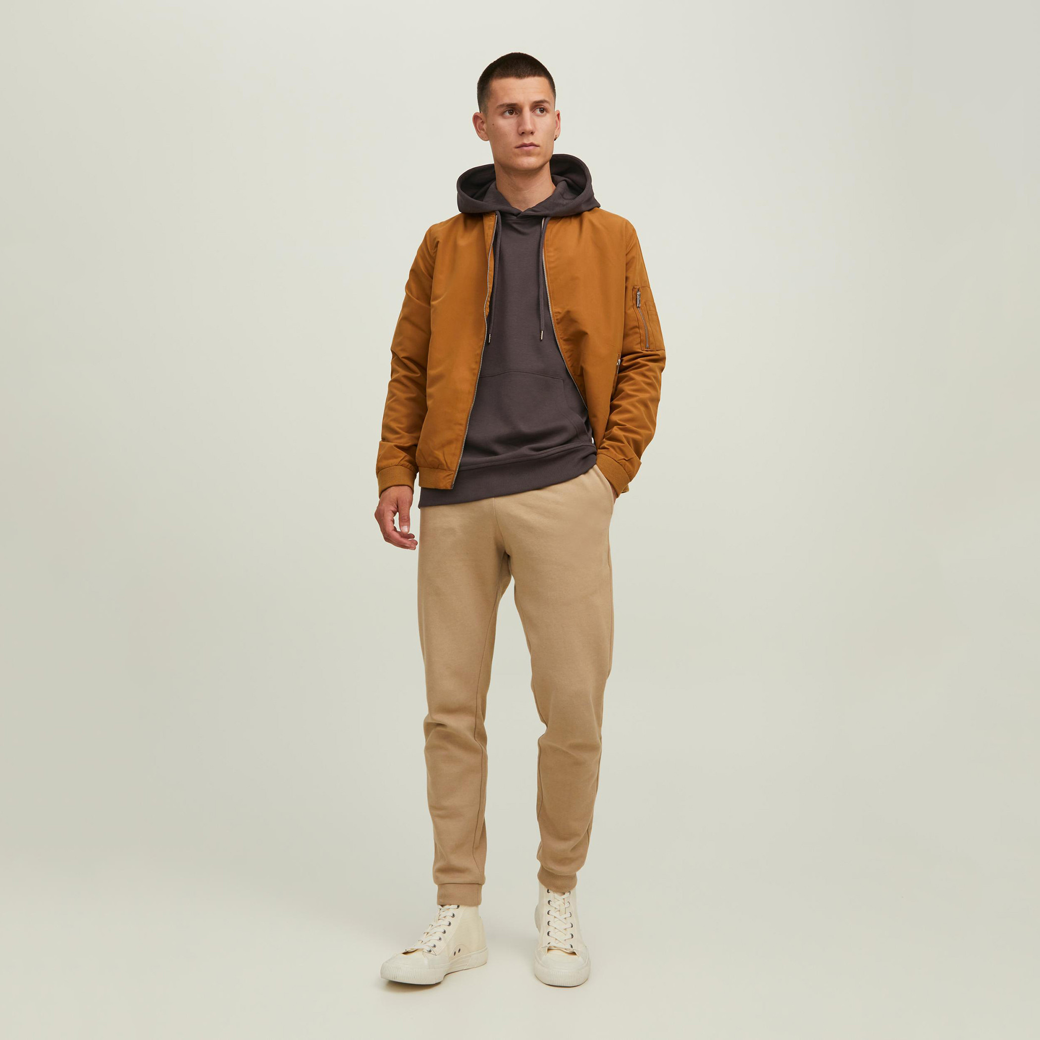 Jack & Jones Men Brown Plain Kangaroo Pocket Hoodie-men-winterwear-hoodiesandsweatshirts-image-5