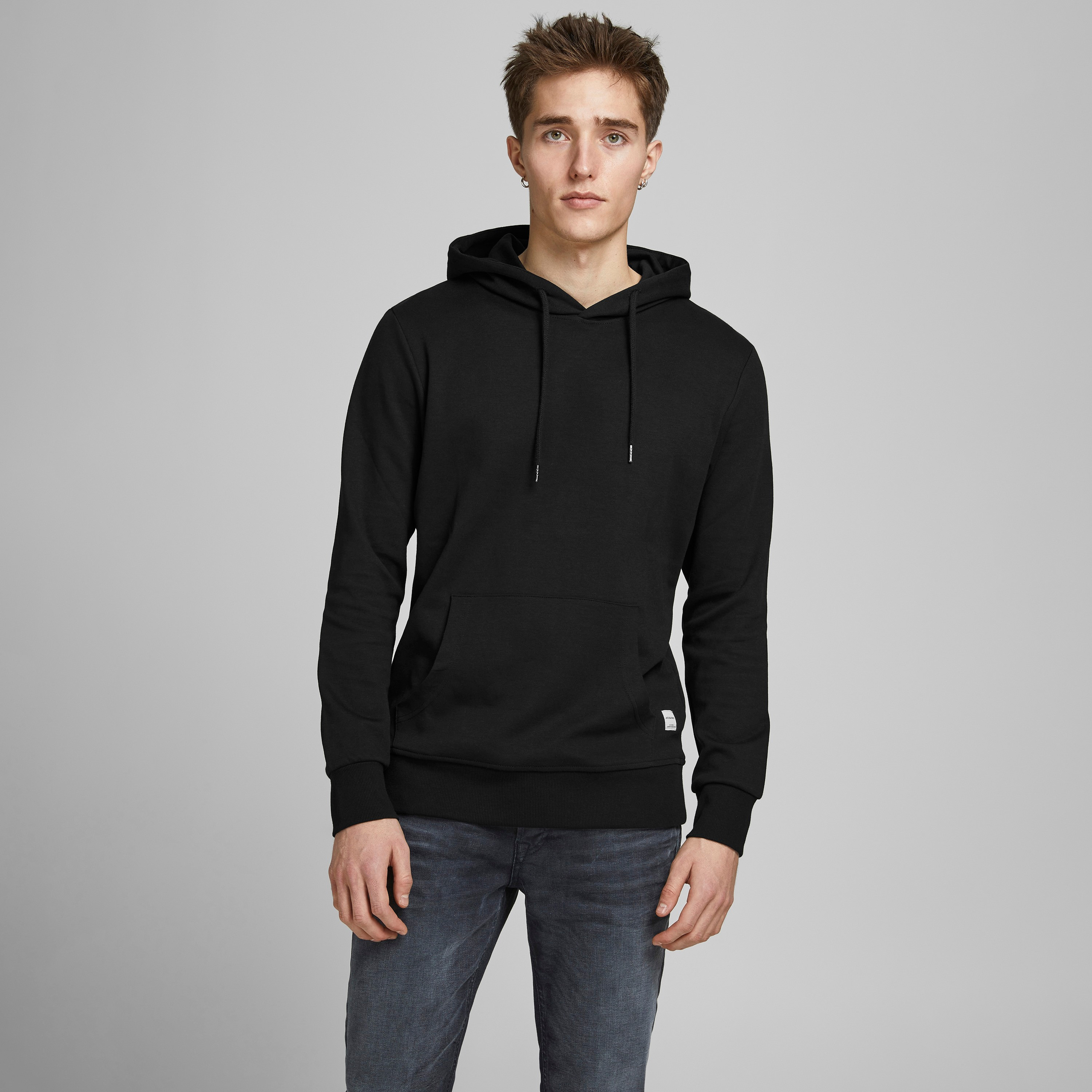 هودي من جاك آند جونز سادة بأكمام طويلة وجيب كانغارو-men-winterwear-hoodiesandsweatshirts-image-1