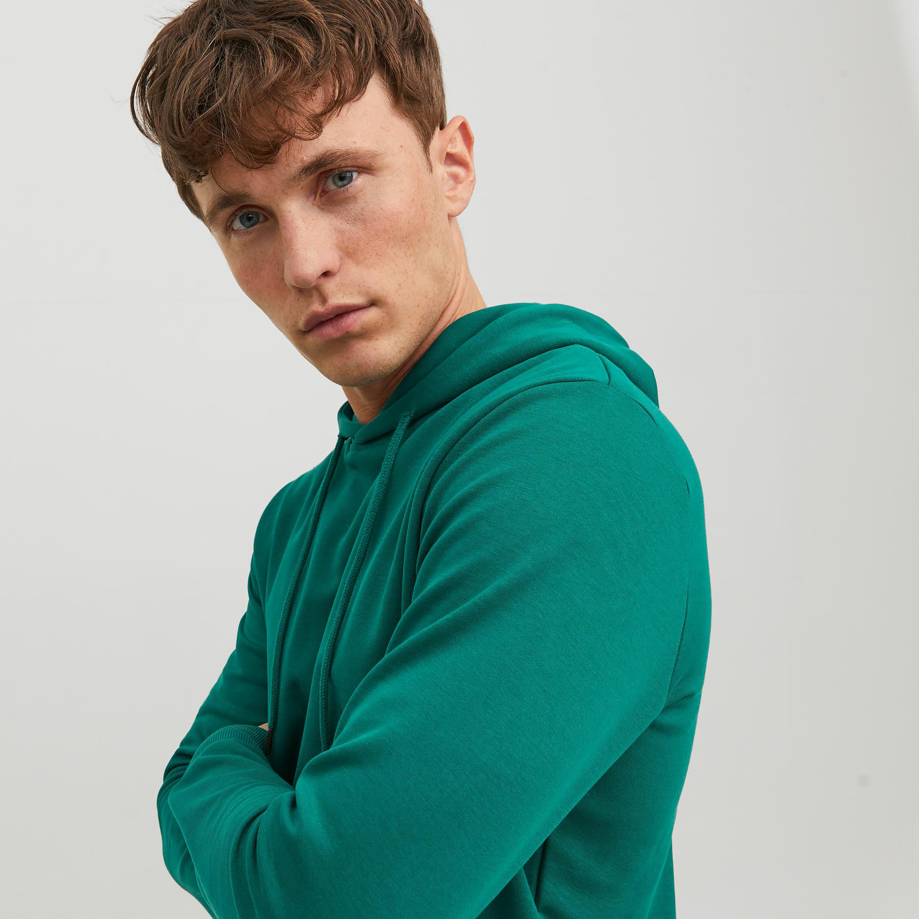 هودي من جاك آند جونز سادة بأكمام طويلة وجيب كانغارو-men-winterwear-hoodiesandsweatshirts-image-13