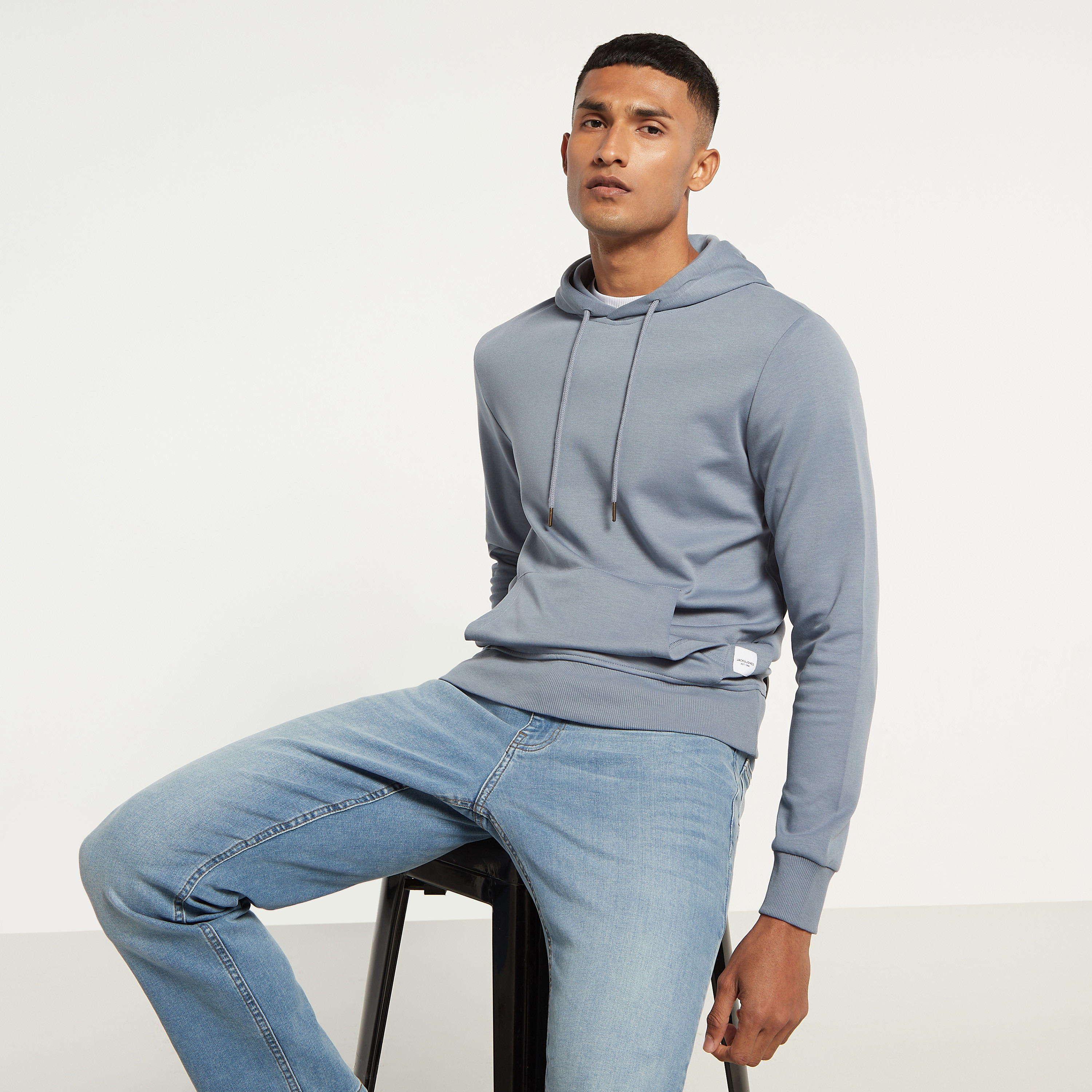 هودي من جاك آند جونز سادة بأكمام طويلة وجيب كانغارو-men-winterwear-hoodiesandsweatshirts-image-14