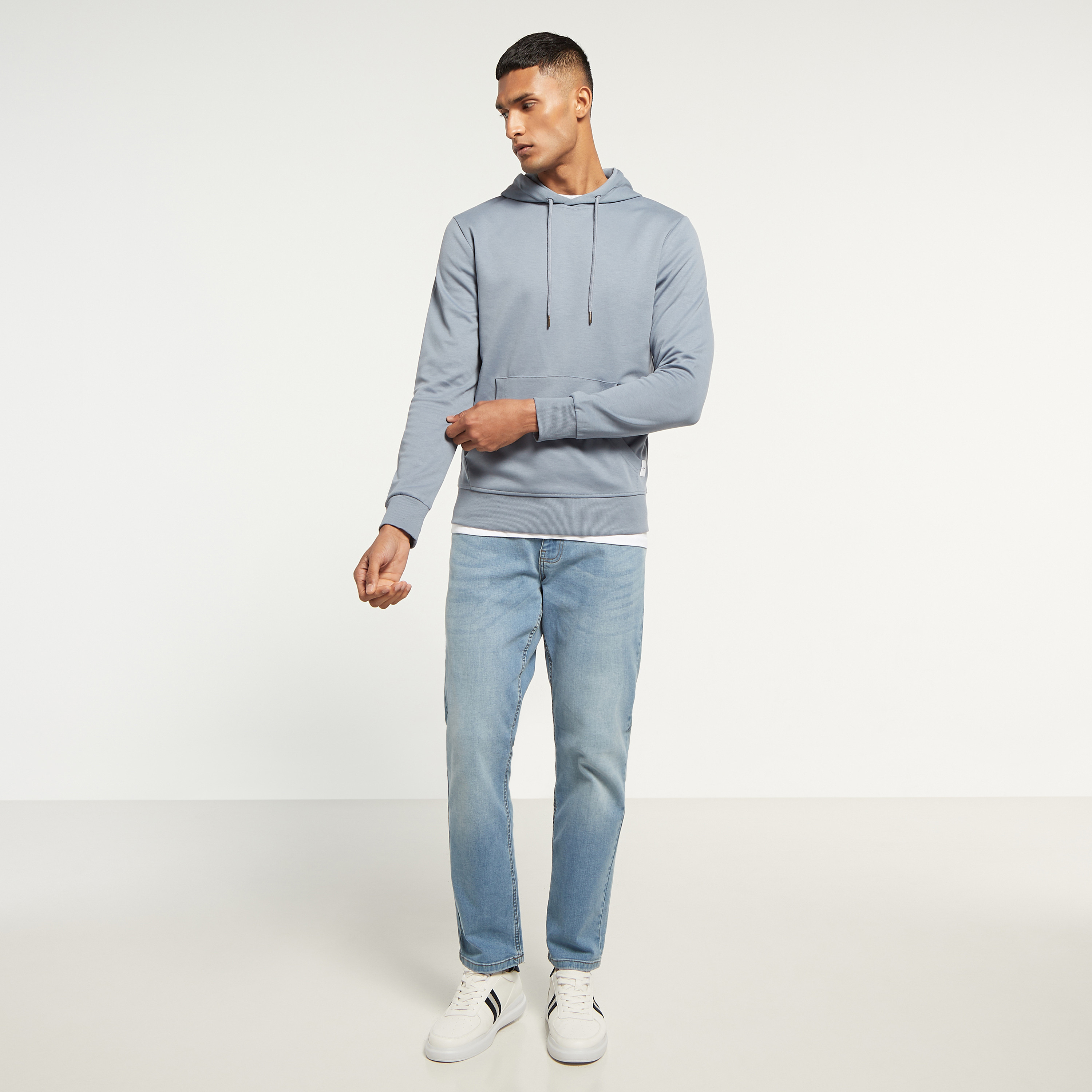 هودي من جاك آند جونز سادة بأكمام طويلة وجيب كانغارو-men-winterwear-hoodiesandsweatshirts-image-15