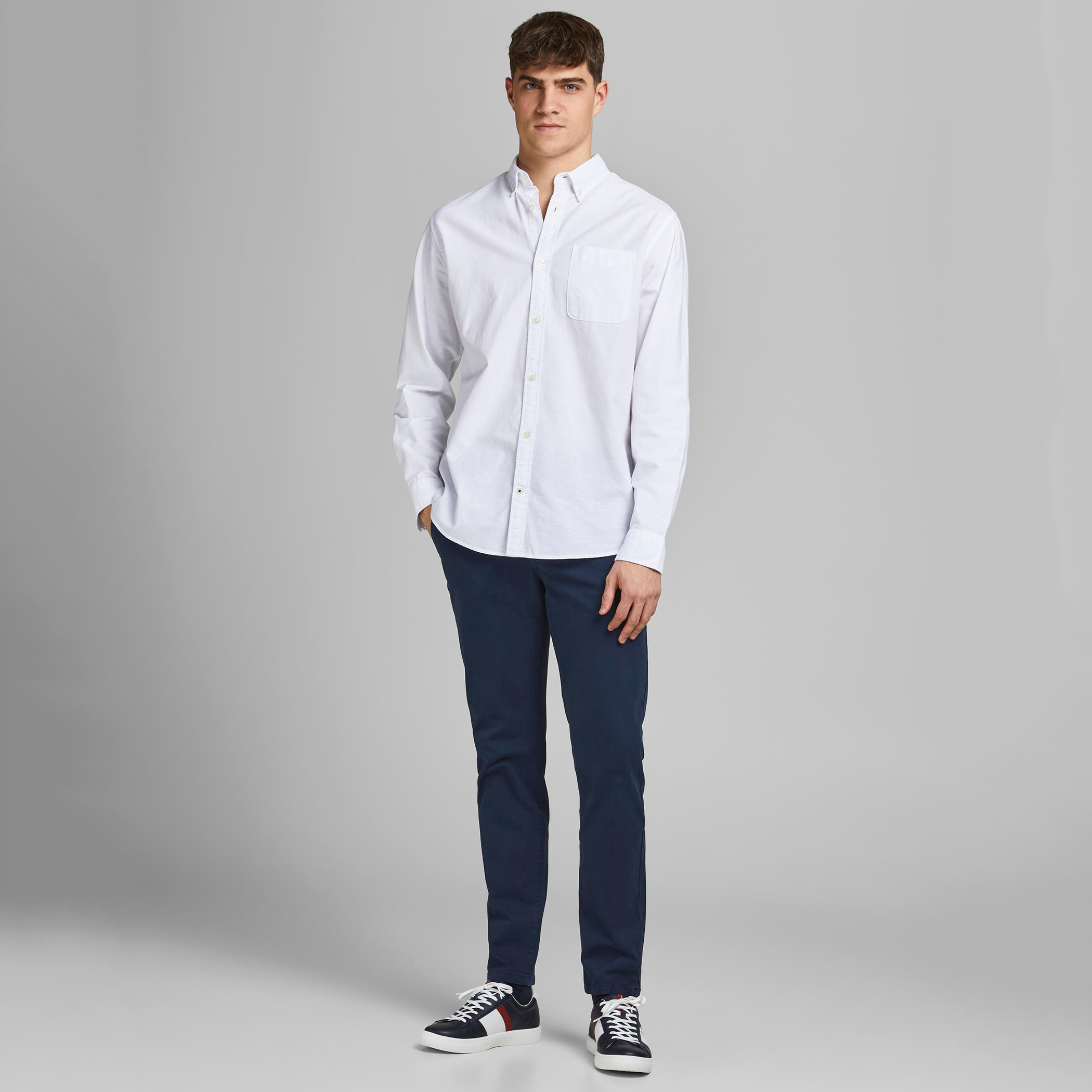 Jack & Jones Solid Full Length Mid-Rise Chinos with Button Closure-men-clothing-bottoms-trousersandchinos-chinos-image-2