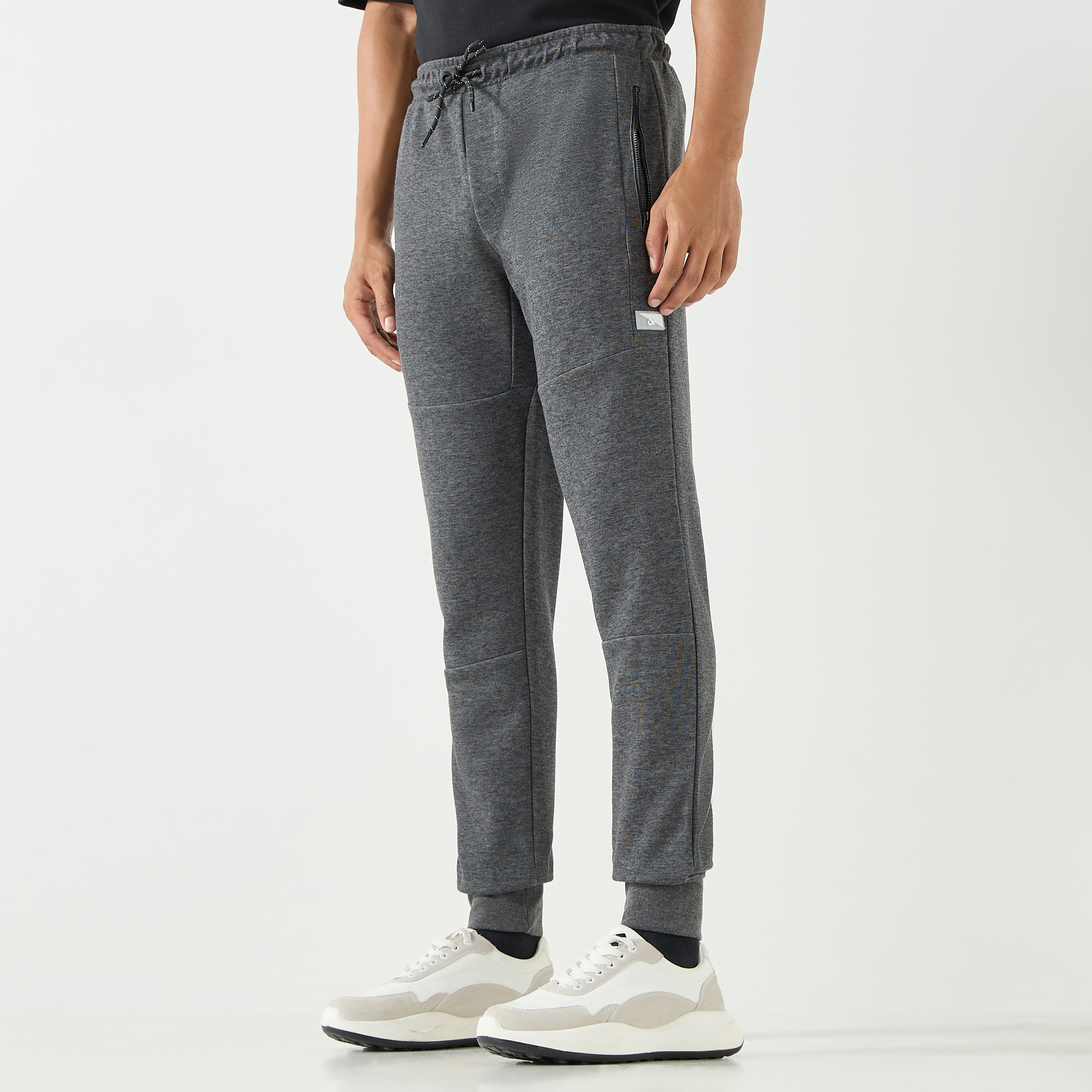 بنطلون من جاك آند جونز برباط بخصر منخفض سادة-men-clothing-bottoms-joggers-image-3