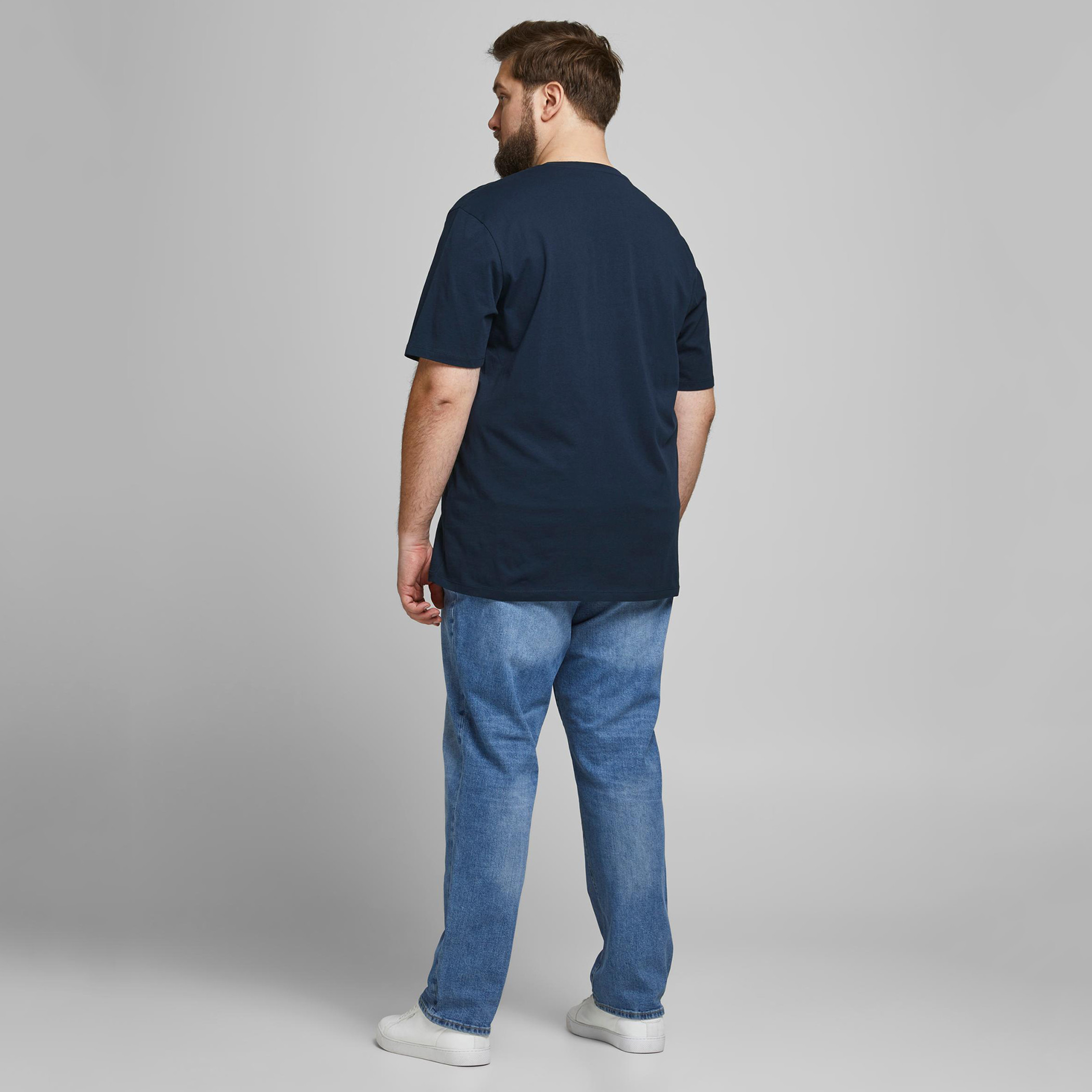تيشيرت بياقة ضيّقة وأكمام قصيرة وطبعات من جاك & جونز-men-clothing-tshirtsandpolos-tshirts-image-3