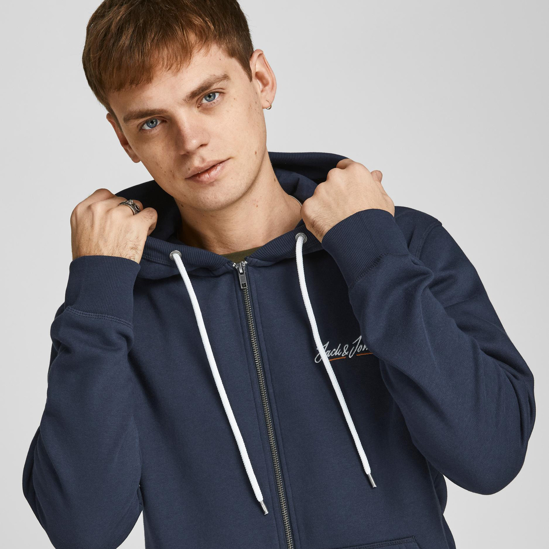 هودي جاك آند جونز للرجال بلون اسود بسحاب أمامي مع شعار وجيب كنغر منقسم-men-winterwear-hoodiesandsweatshirts-image-8