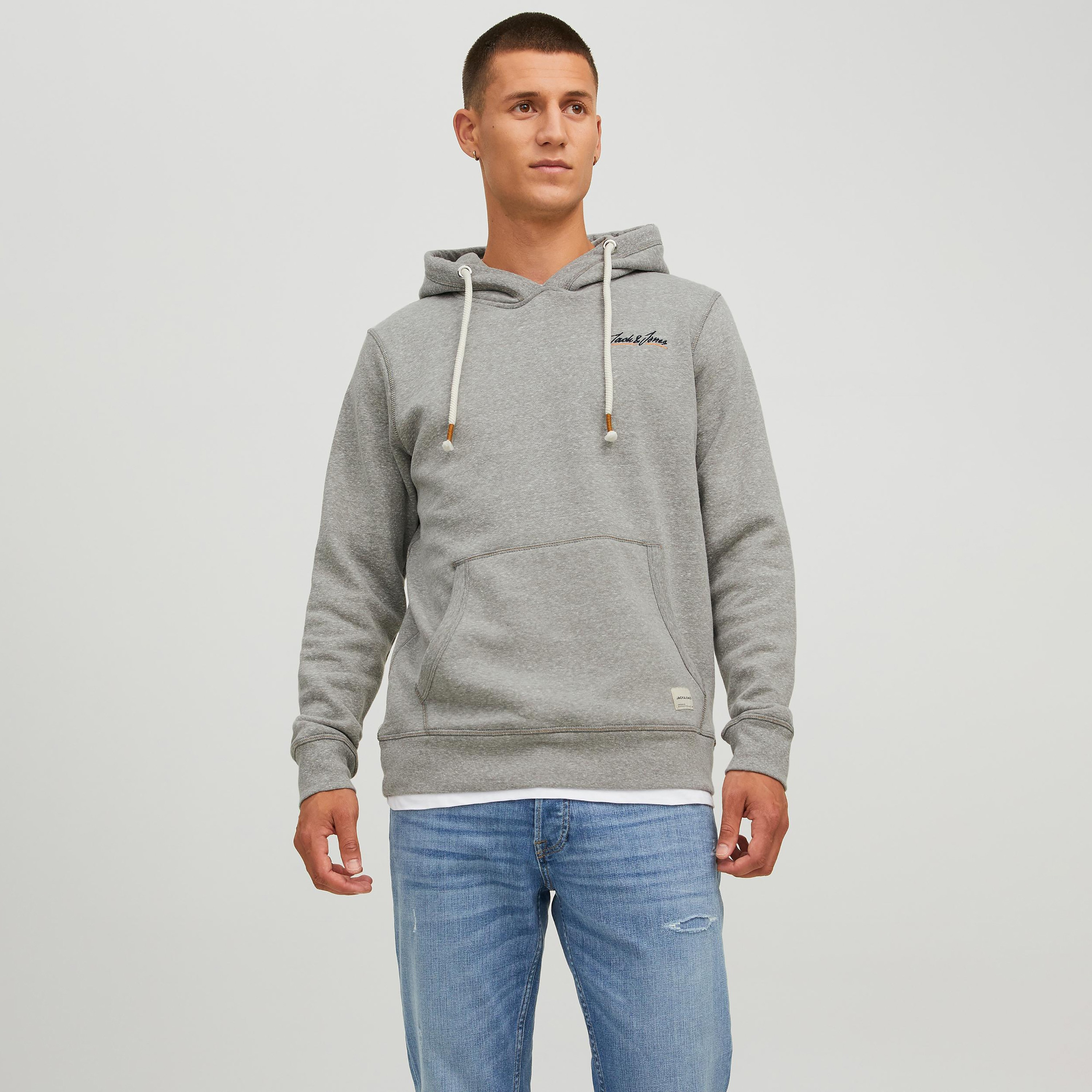 هودي جاك آند جونز بجيب كانغارو سادة بلون ازرق كحلي للرجال-men-winterwear-hoodiesandsweatshirts-image-9