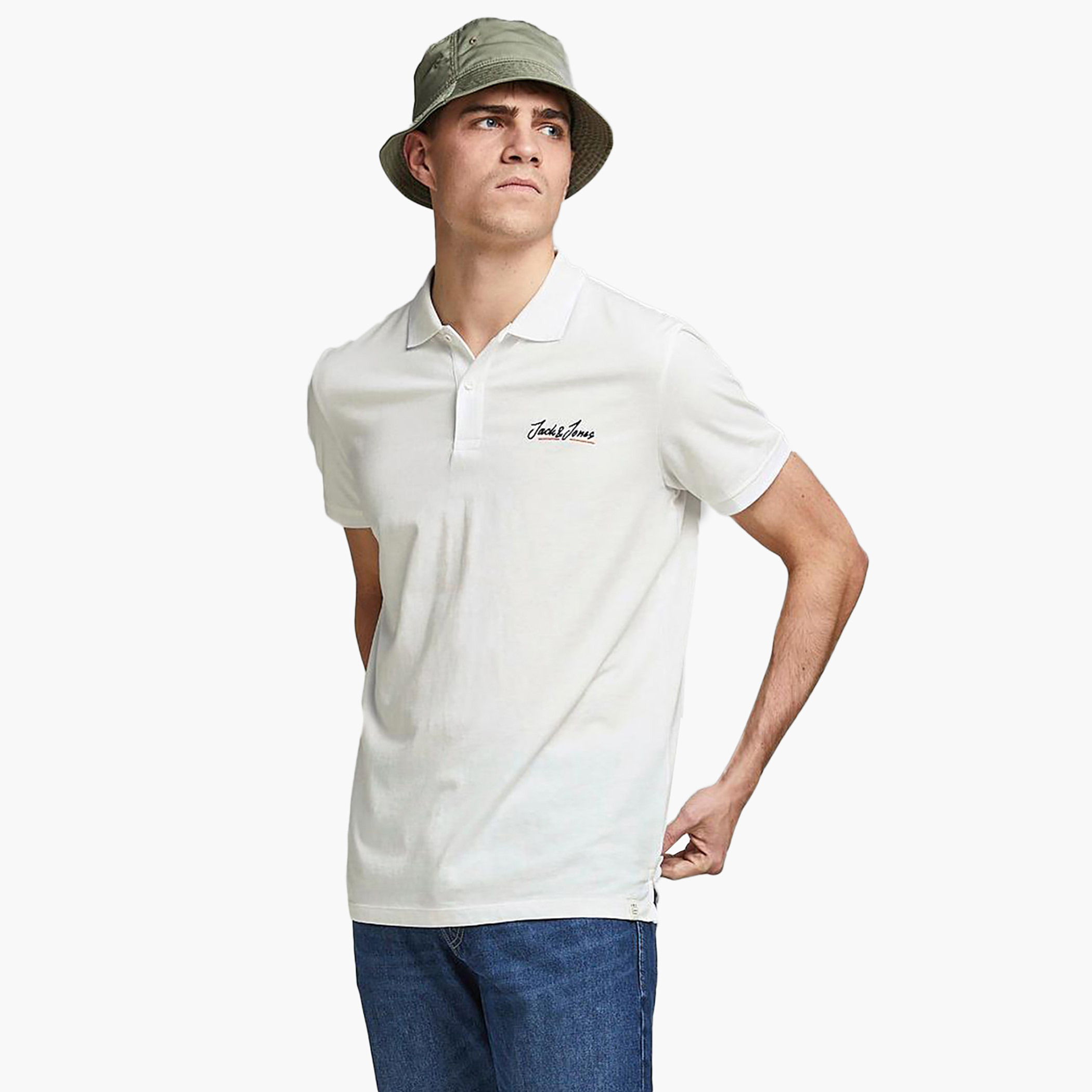 بولو تي شيرت رجالي من جاك آند جونز بأكمام قصيرة و شعار مع لون ابیض-men-clothing-tshirtsandpolos-polos-image-2