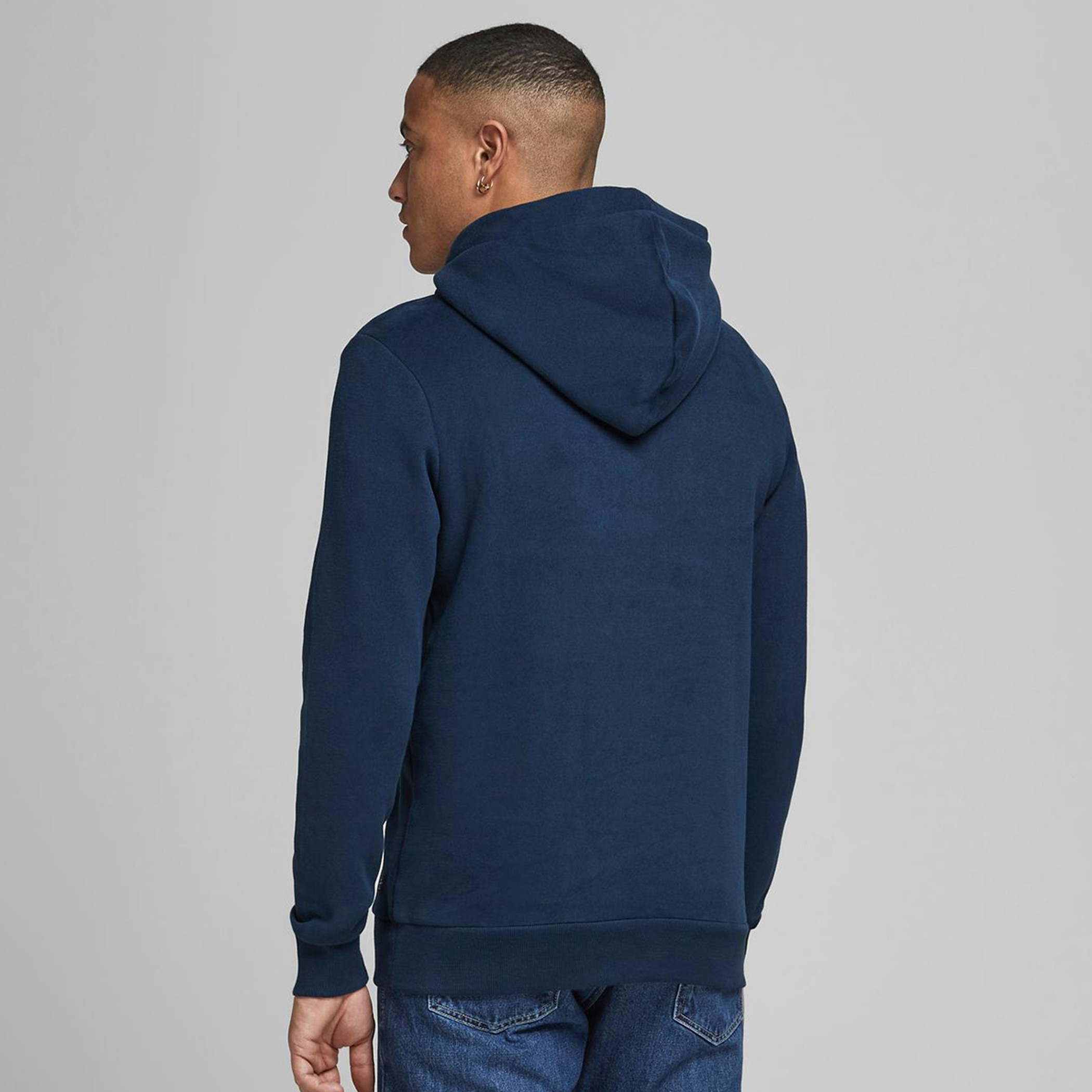 هودي خفيف بأكمام طويلة وطبعات من جاك & جونز-men-winterwear-hoodiesandsweatshirts-image-2