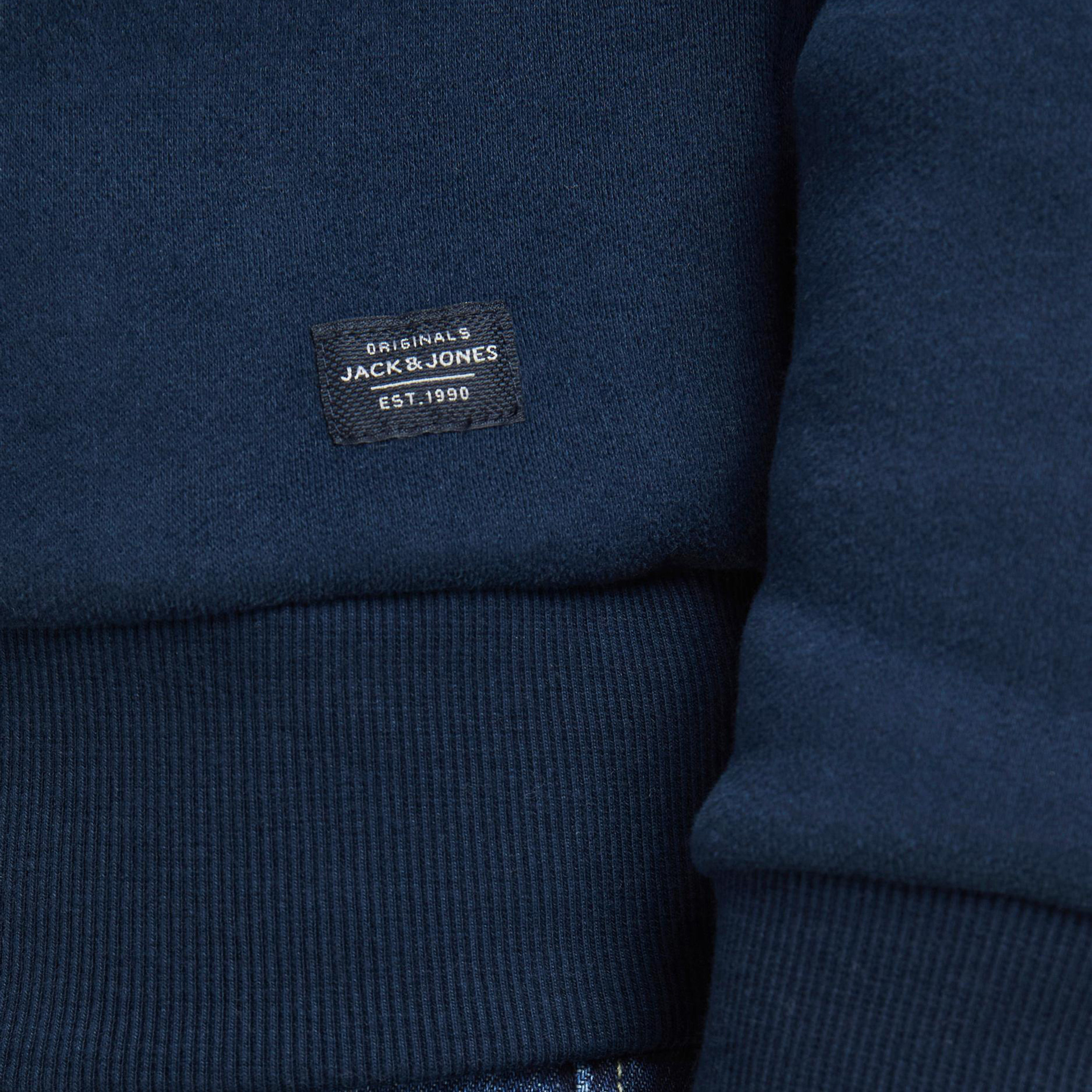 هودي خفيف بأكمام طويلة وطبعات من جاك & جونز-men-winterwear-hoodiesandsweatshirts-image-4