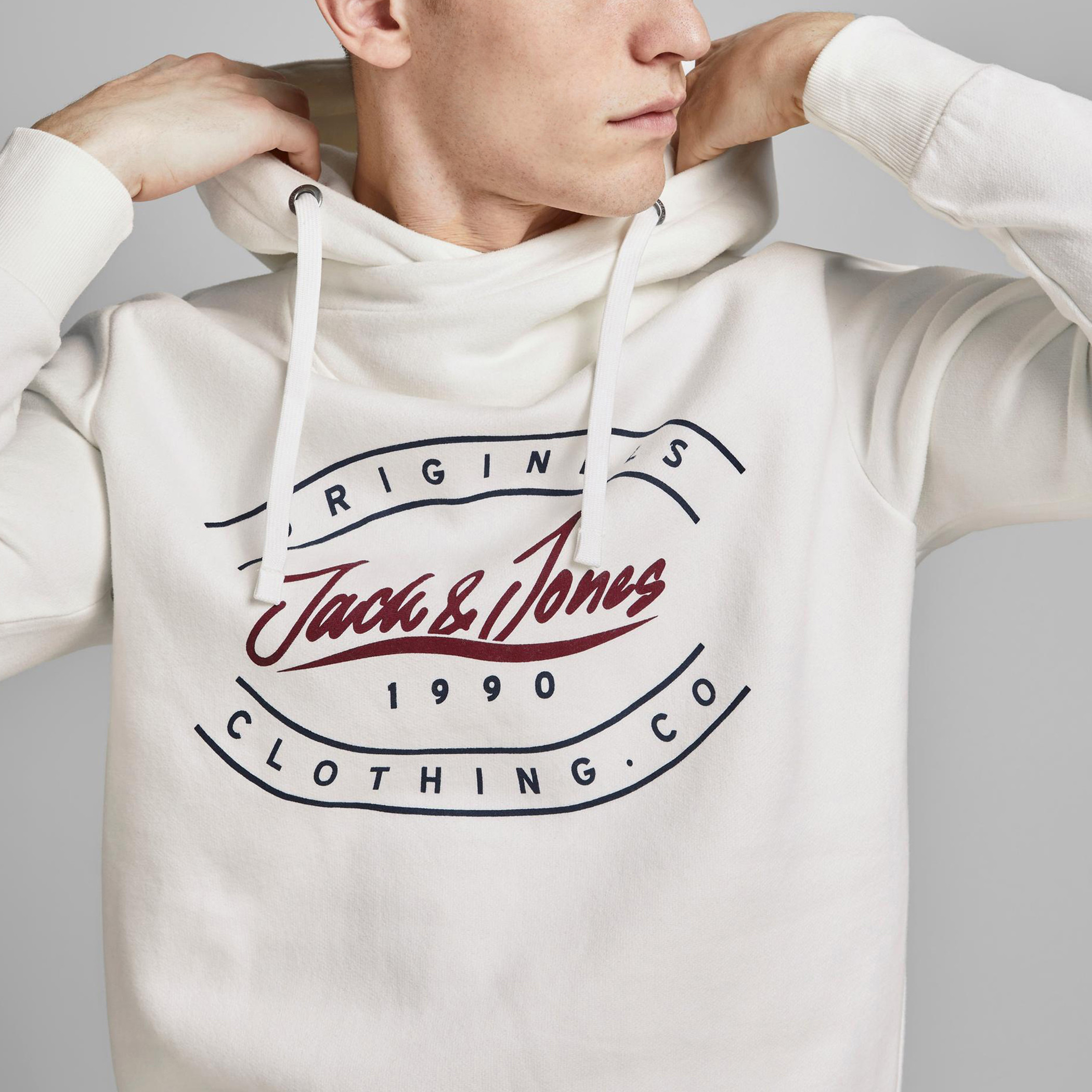 هودي خفيف بأكمام طويلة وطبعات من جاك & جونز-men-winterwear-hoodiesandsweatshirts-image-3