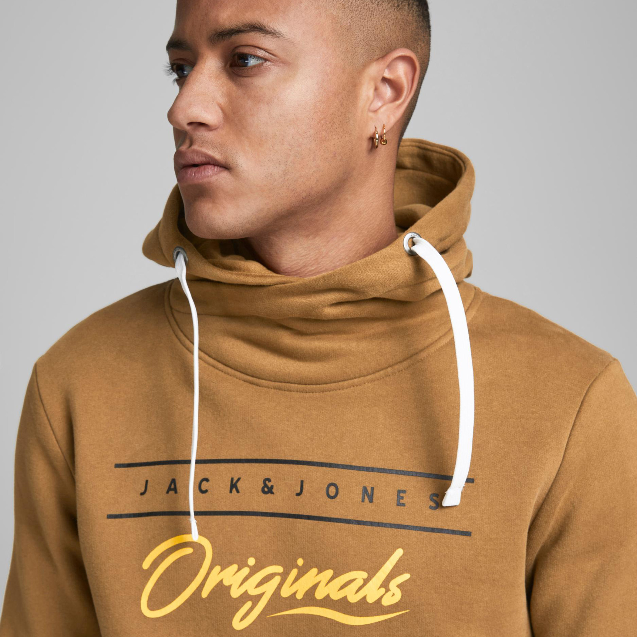 هودي خفيف بأكمام طويلة وطبعات من جاك & جونز-men-winterwear-hoodiesandsweatshirts-image-8
