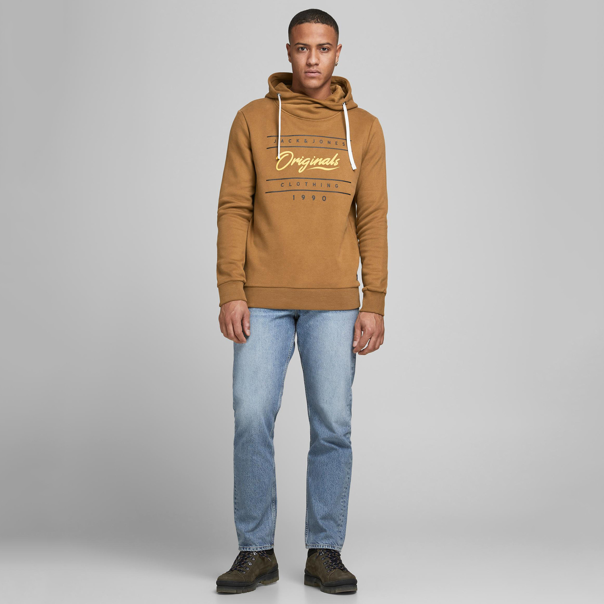 هودي خفيف بأكمام طويلة وطبعات من جاك & جونز-men-winterwear-hoodiesandsweatshirts-image-11