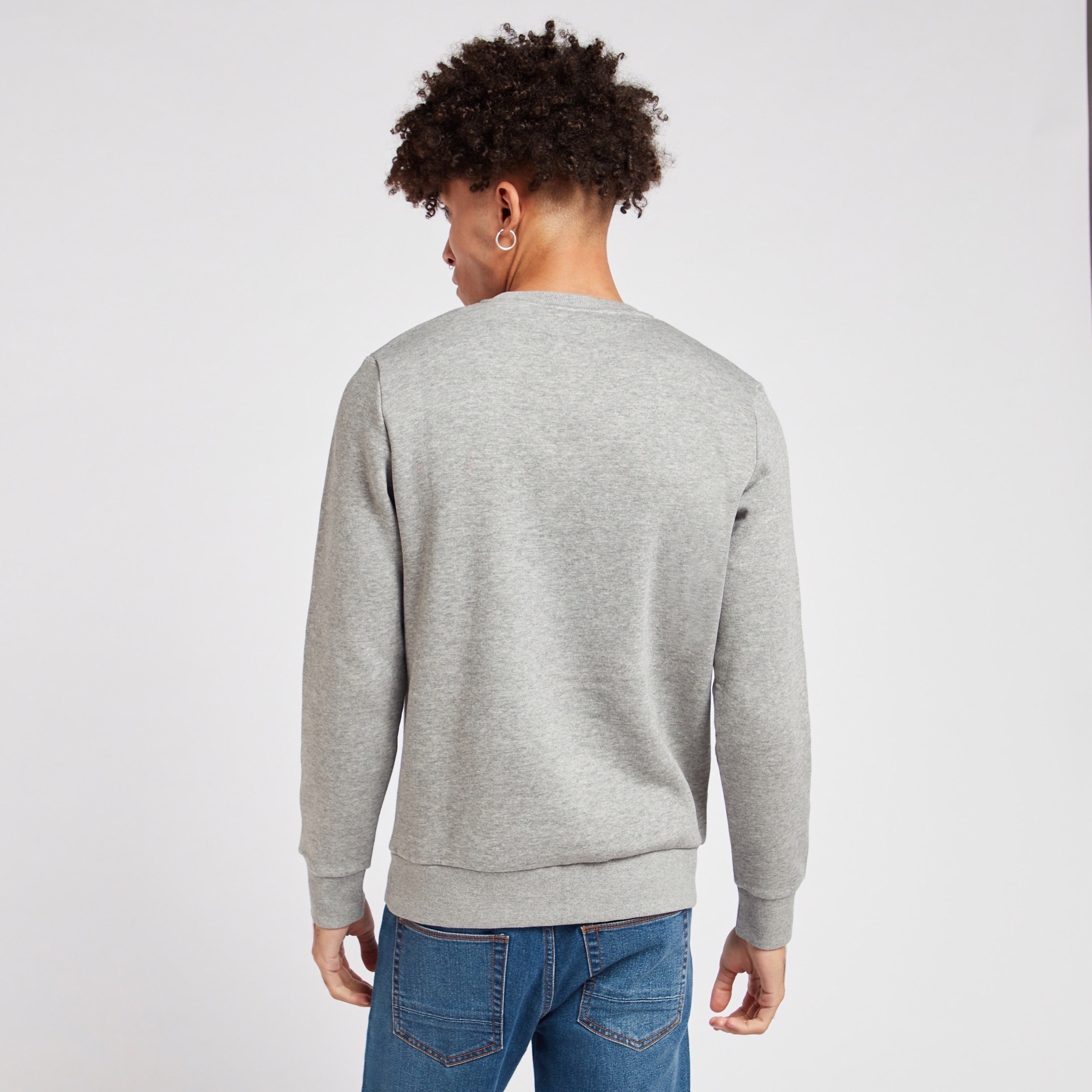 سويت شيرت خفيف بأكمام طويلة وطبعات من جاك & جونز-men-winterwear-hoodiesandsweatshirts-image-4