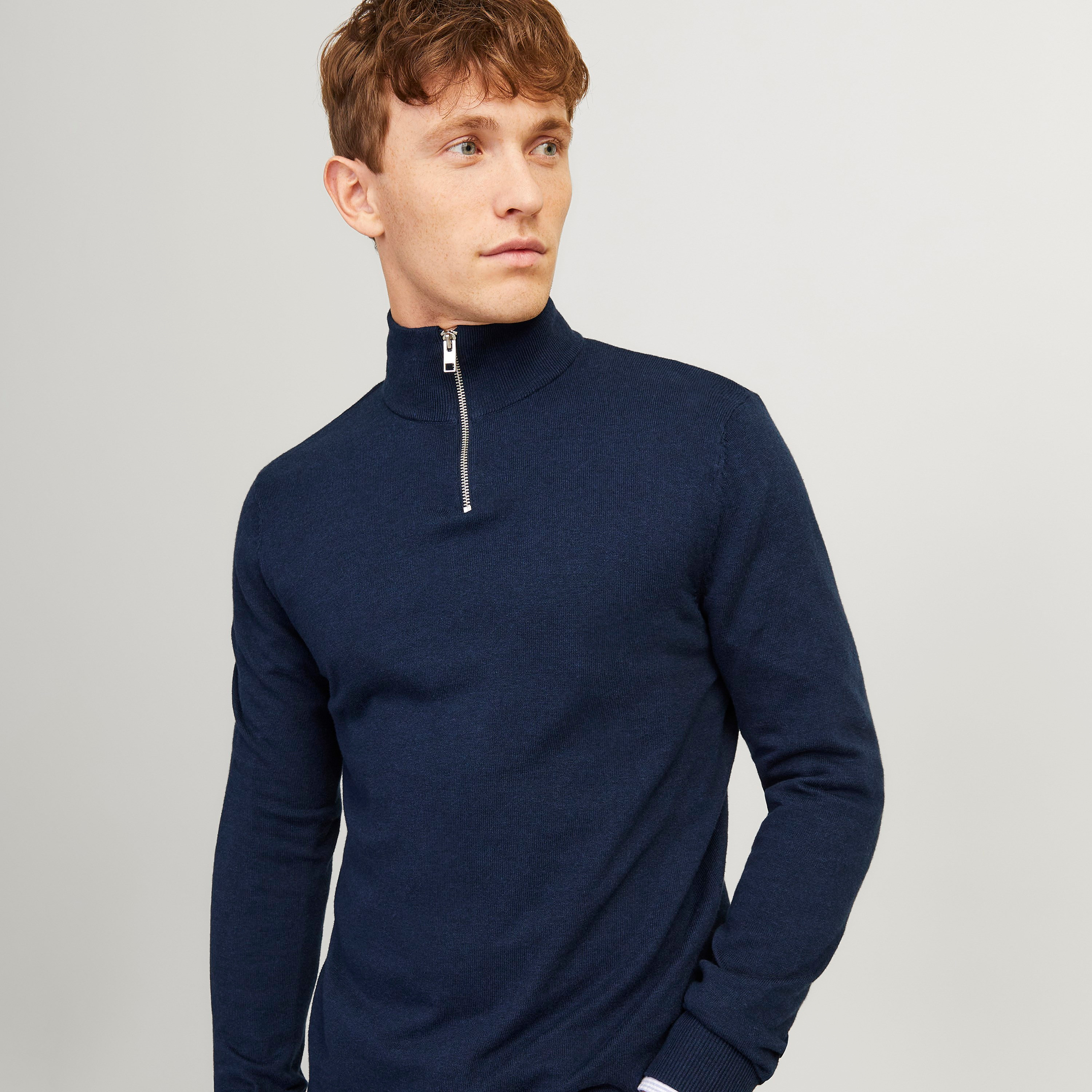 بلوفر سادة برقبة عالية وأكمام طويلة رجالي من جاك آند جونز-men-clothing-sweatersandpullovers-image-3