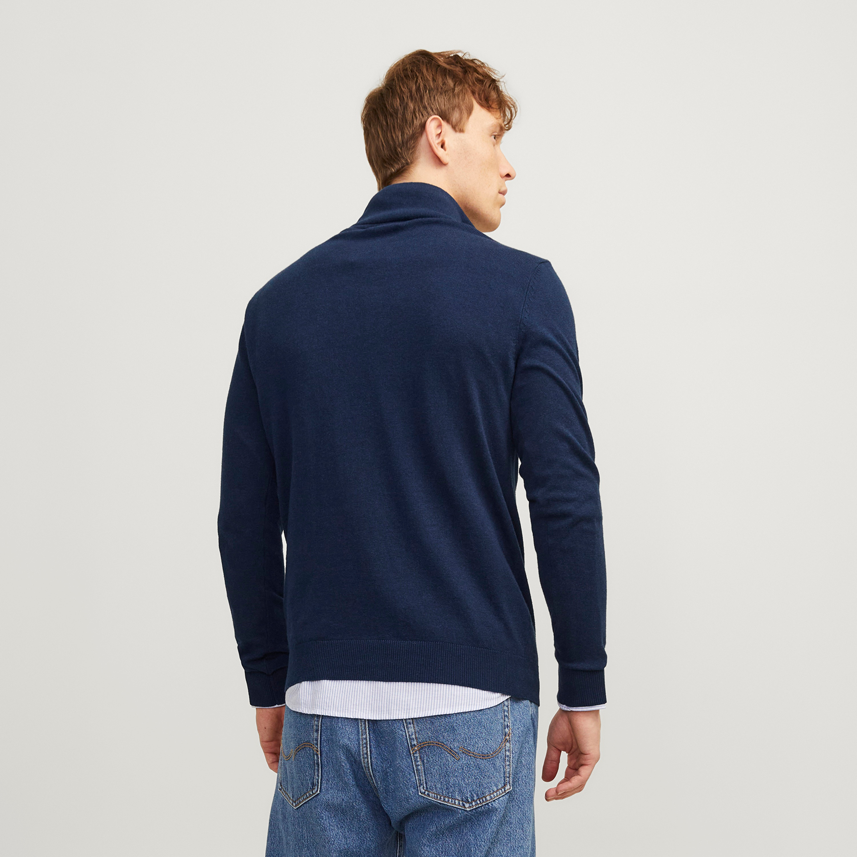 بلوفر سادة برقبة عالية وأكمام طويلة رجالي من جاك آند جونز-men-clothing-sweatersandpullovers-image-4