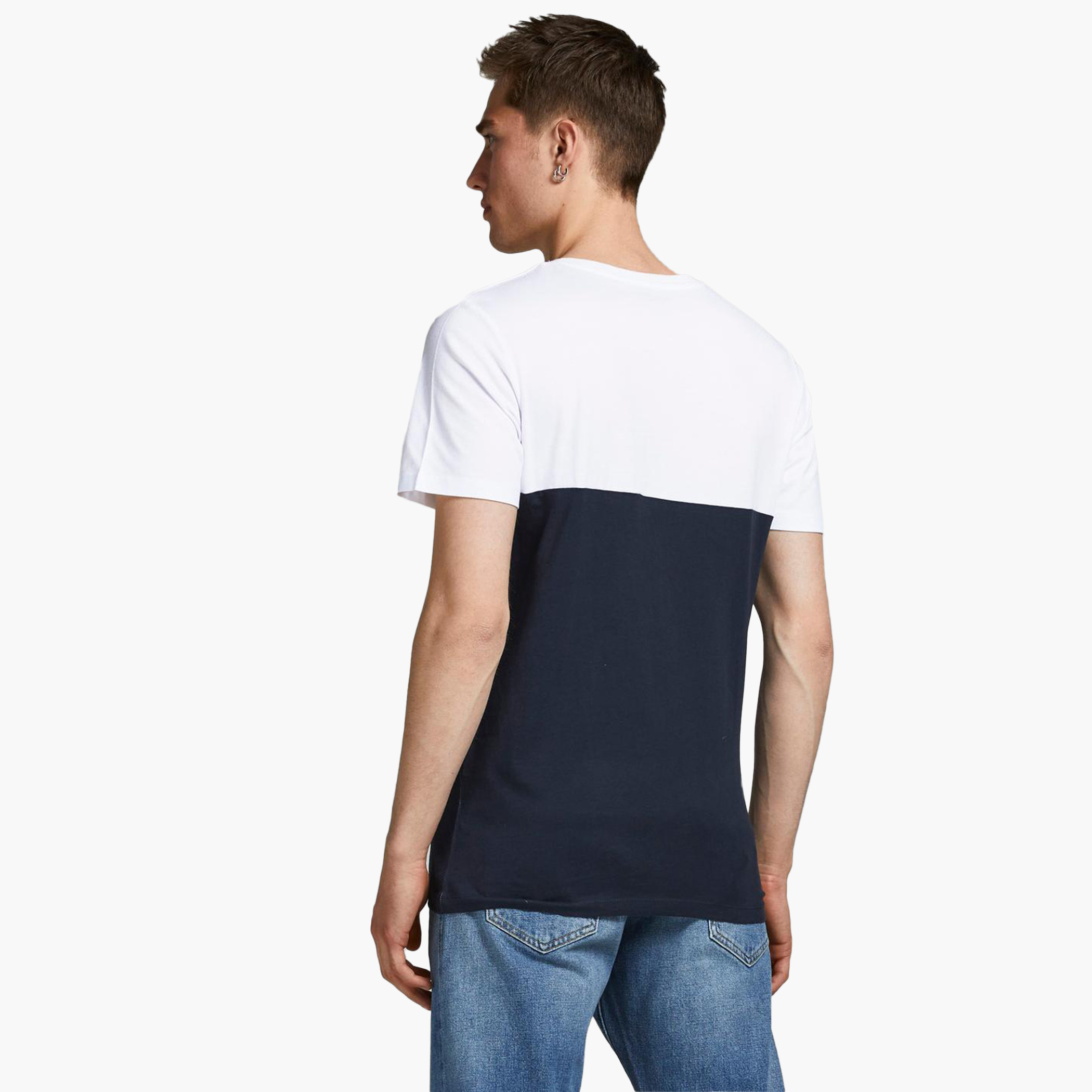 تي شيرت رجالي من جاك آند جونز مع سليم فيت بياقة مستديرة و ضيقة مع لون أبيض-men-clothing-tshirtsandpolos-tshirts-image-3