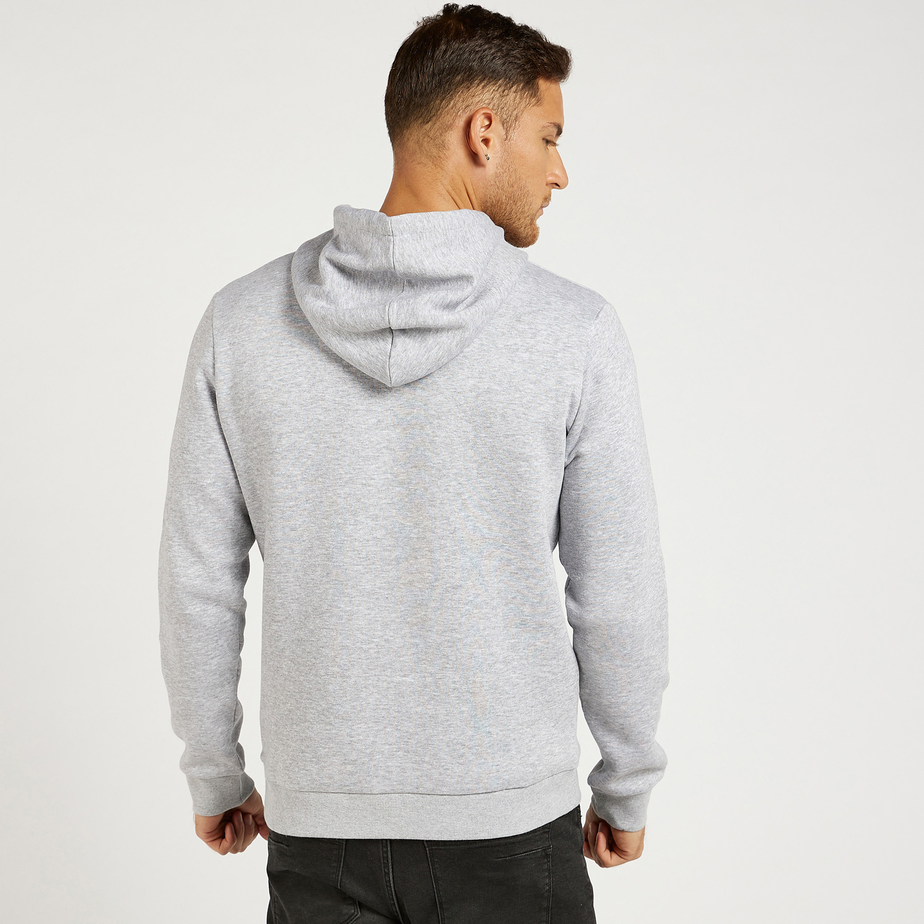 هودي خفيف بطبعات وأكمام طويلة من جاك أند جونز-men-winterwear-hoodiesandsweatshirts-image-4