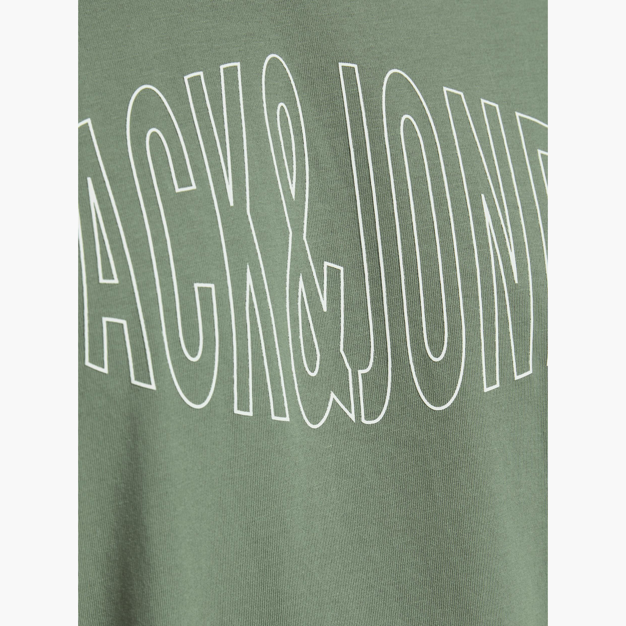 تيشيرت بياقة ضيّقة وأكمام قصيرة وطبعات من جاك & جونز-men-clothing-tshirtsandpolos-tshirts-image-10
