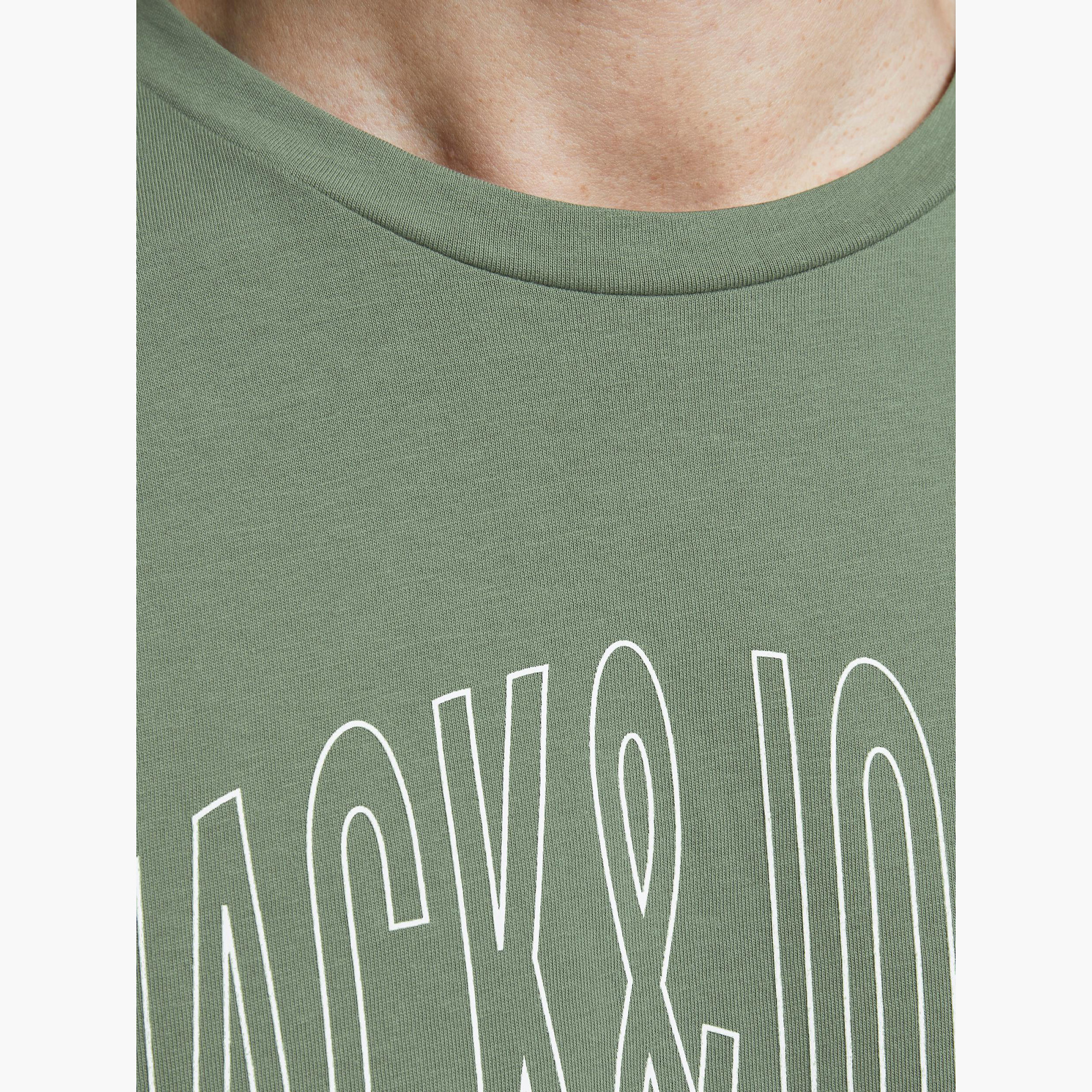 تيشيرت بياقة ضيّقة وأكمام قصيرة وطبعات من جاك & جونز-men-clothing-tshirtsandpolos-tshirts-image-11