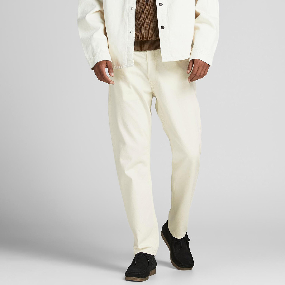 جاك آند جونز بنطلون جينز رجالي بأزرار وجيوب أوف وايت-men-clothing-bottoms-jeans-image-1