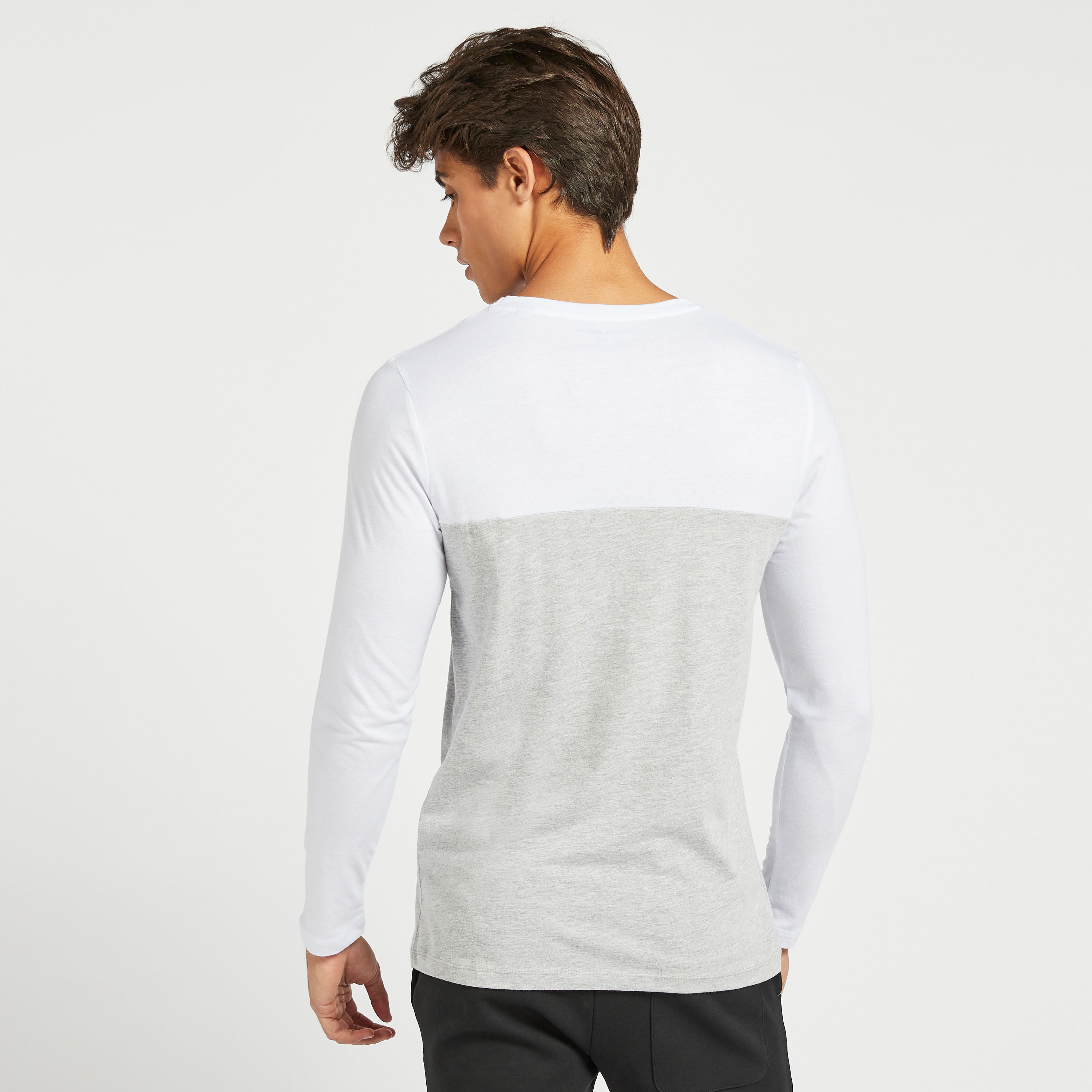 تيشيرت بطبعات وياقة ضيّقة وأكمام طويلة من جاك & جونز-men-clothing-tshirtsandpolos-tshirts-image-8