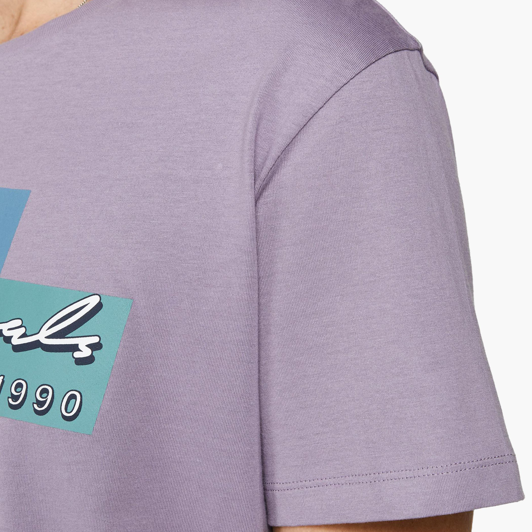تيشيرت بطبعات وياقة ضيّقة وأكمام قصيرة من جاك & جونز-men-clothing-tshirtsandpolos-tshirts-image-5