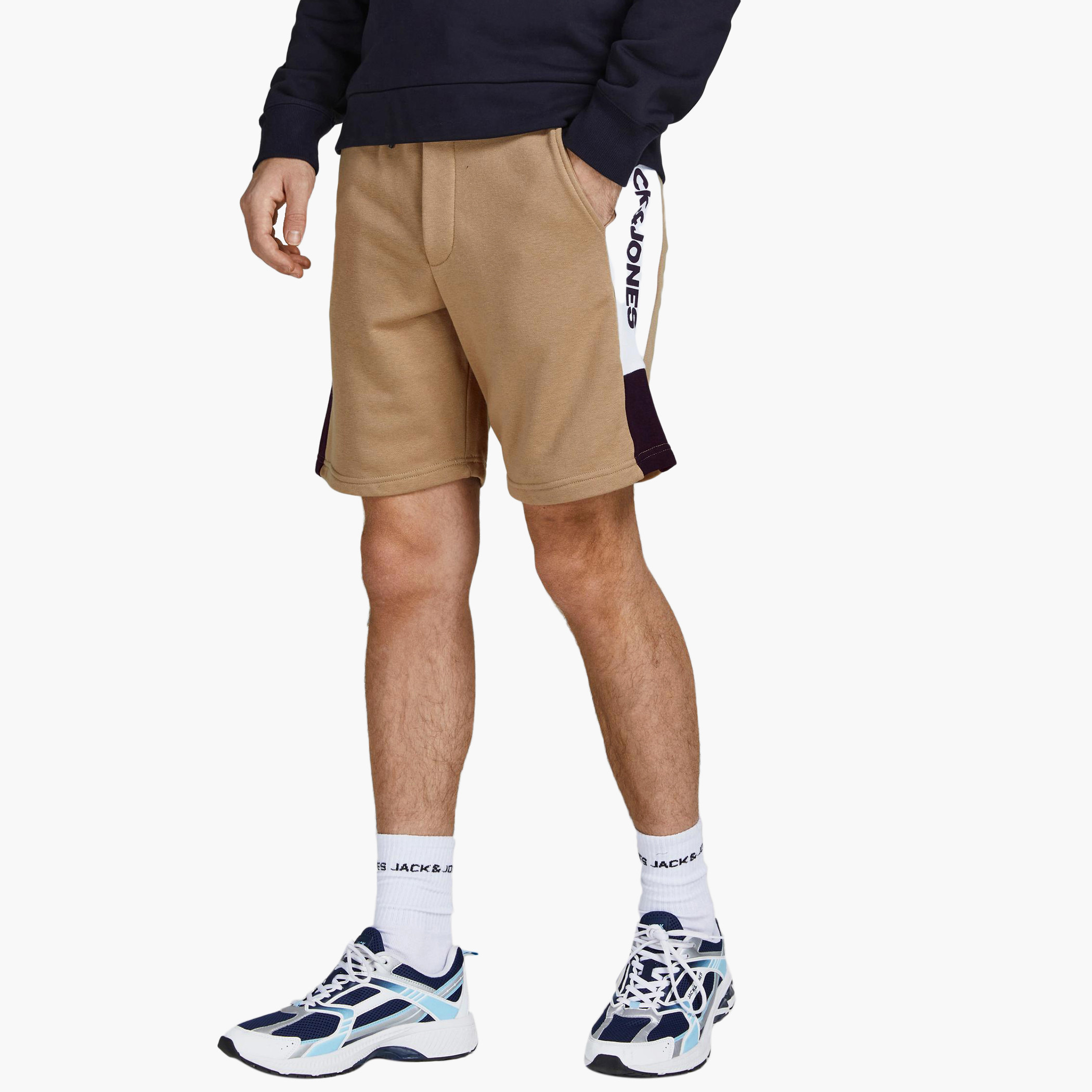 جاك آند جونس بنى السراويل القصيرة-men-clothing-bottoms-shorts-image-1
