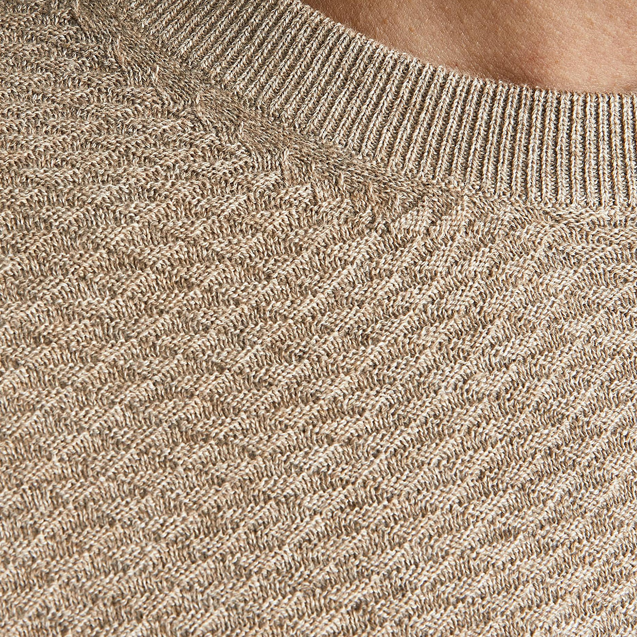 بلوفر كريم جاك آند جونس-men-clothing-sweatersandpullovers-image-2