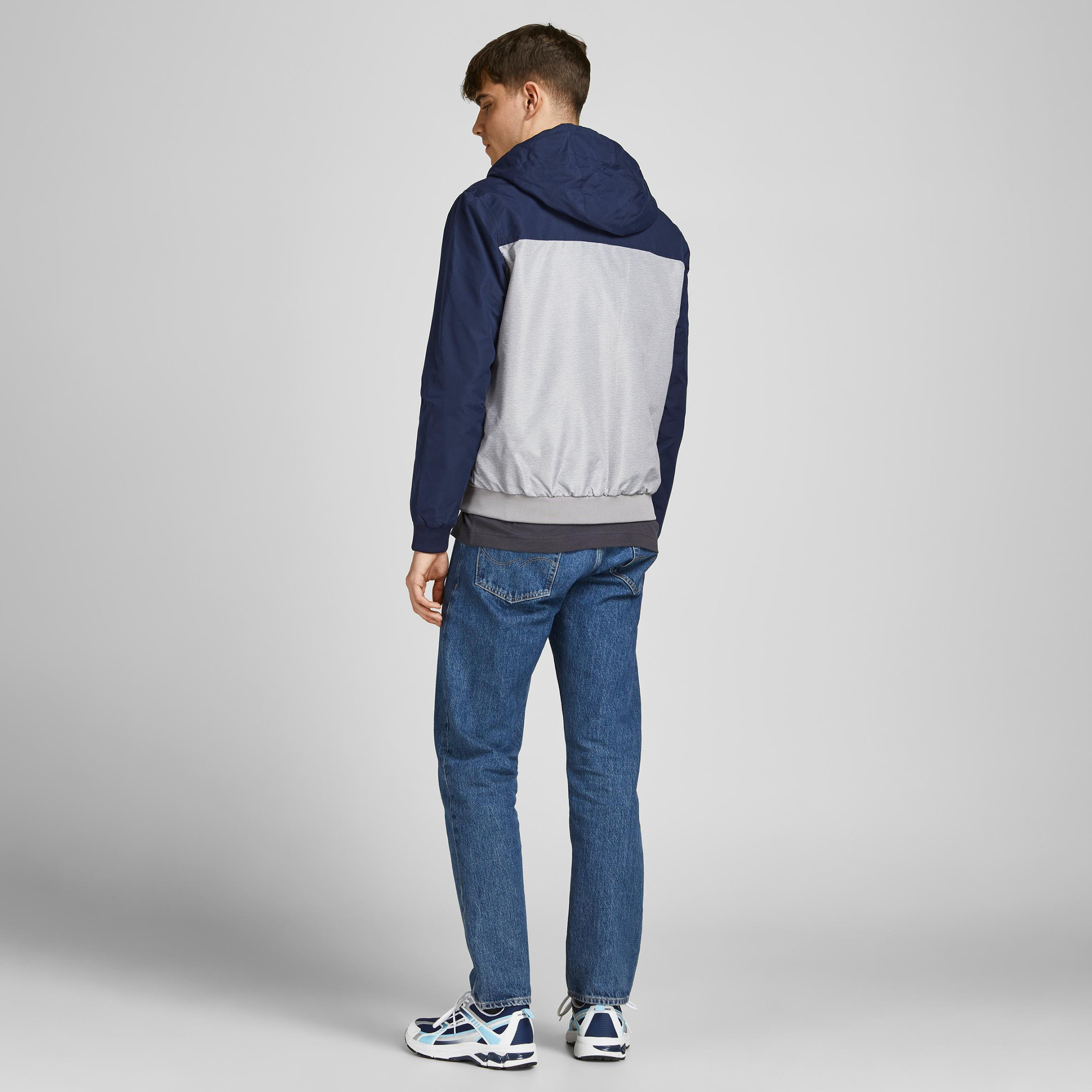 جاكيت بقوالب ملونة وقبعة وأكمام طويلة من جاك & جونز-men-clothing-jacketsandblazers-jackets-image-4