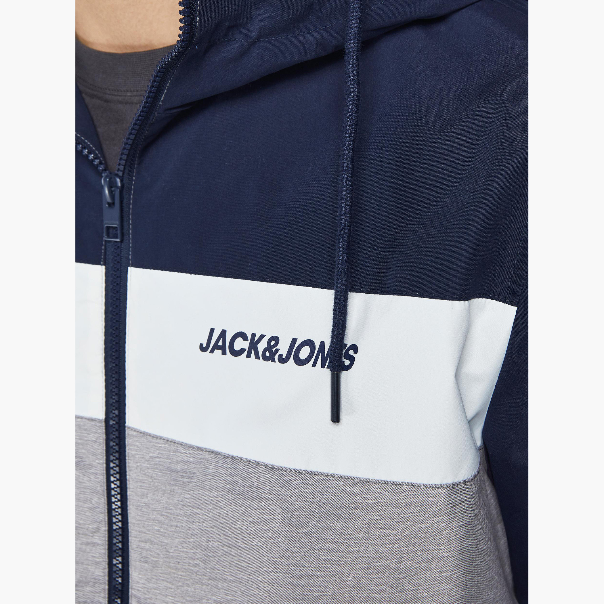 جاكيت بقوالب ملونة وقبعة وأكمام طويلة من جاك & جونز-men-clothing-jacketsandblazers-jackets-image-5