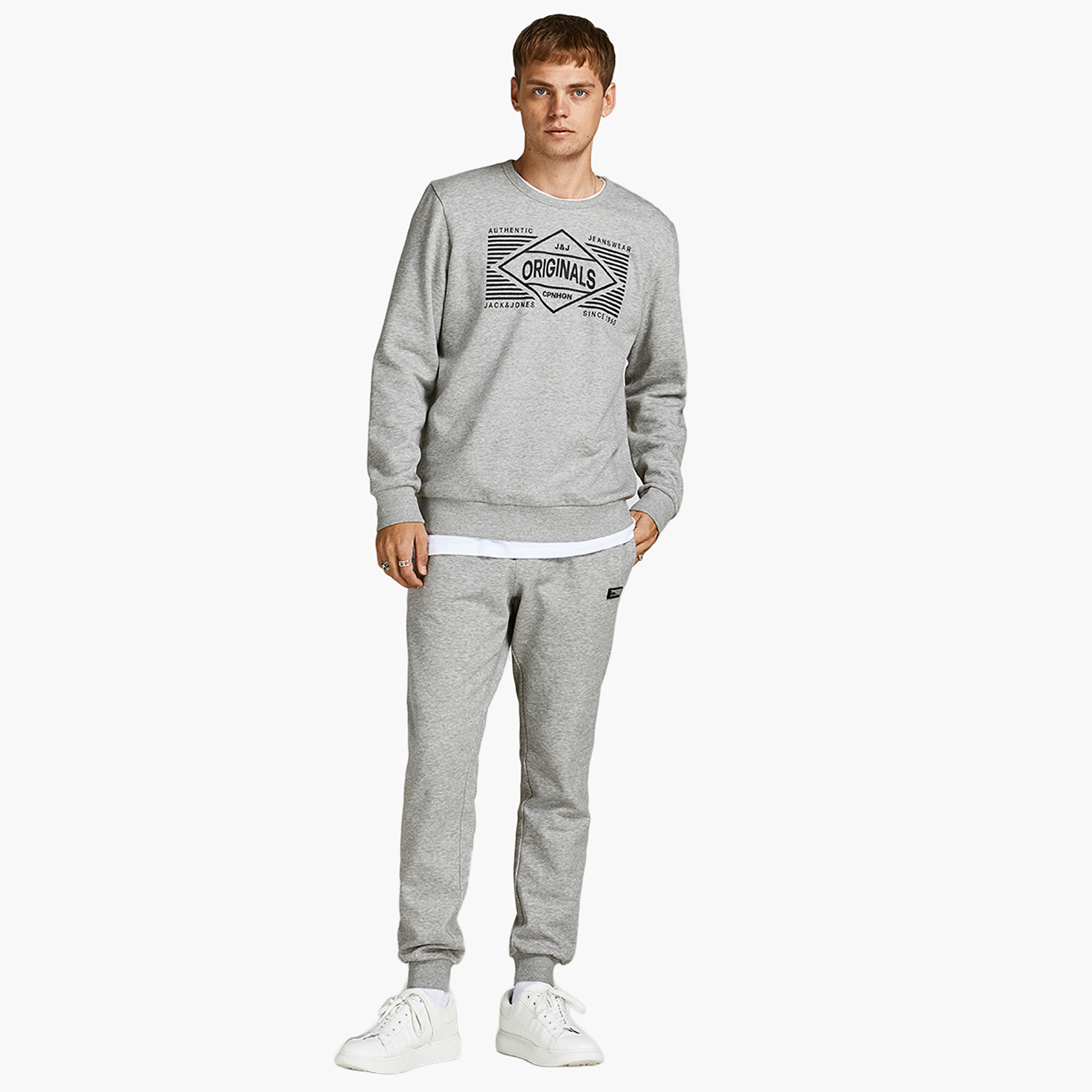 Jack & Jones Men Solid Comfort Fit Drawstring Sweatpant-men-clothing-bottoms-trousersandchinos-trousers-image-7