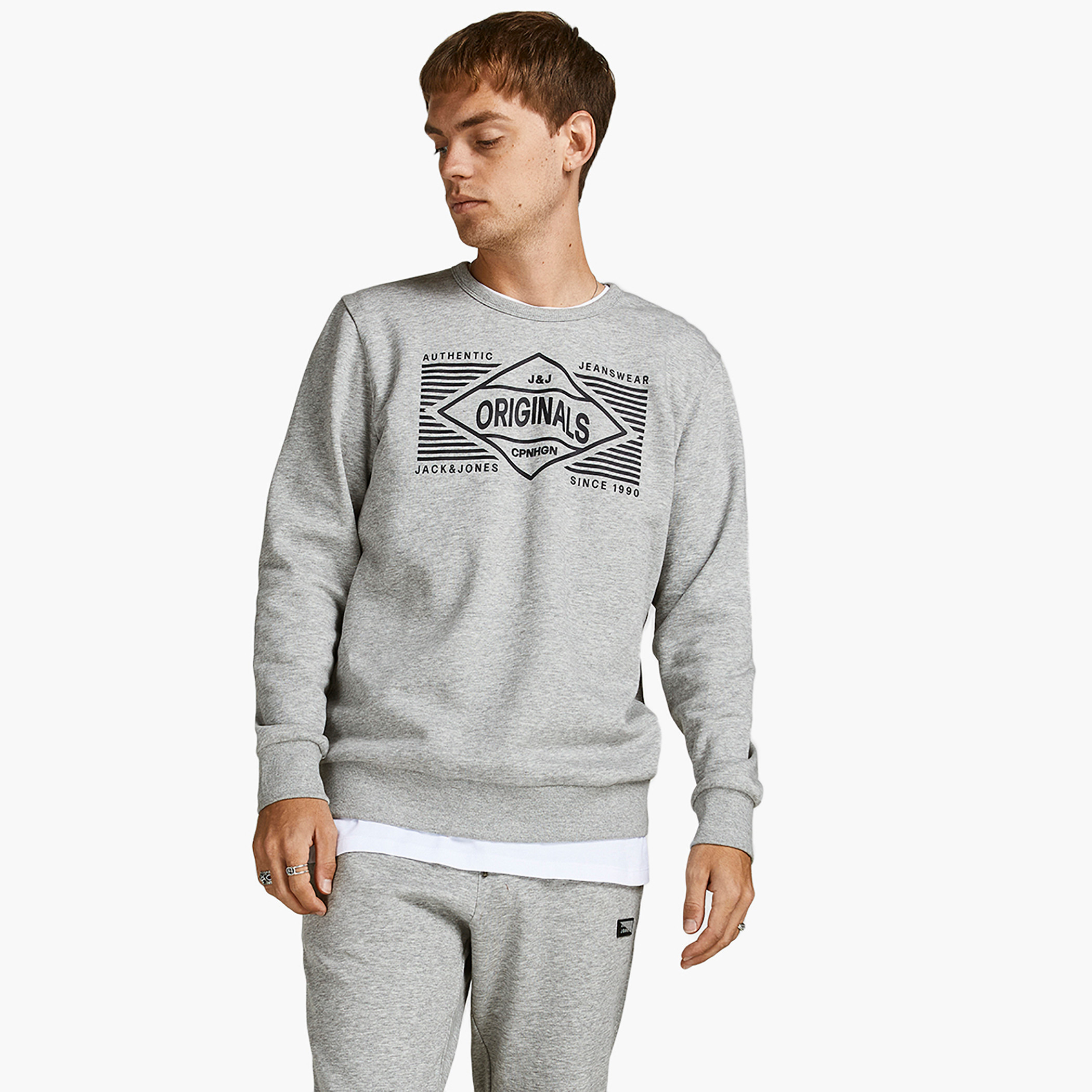 Jack & Jones Men Solid Comfort Fit Drawstring Sweatpant-men-clothing-bottoms-trousersandchinos-trousers-image-8