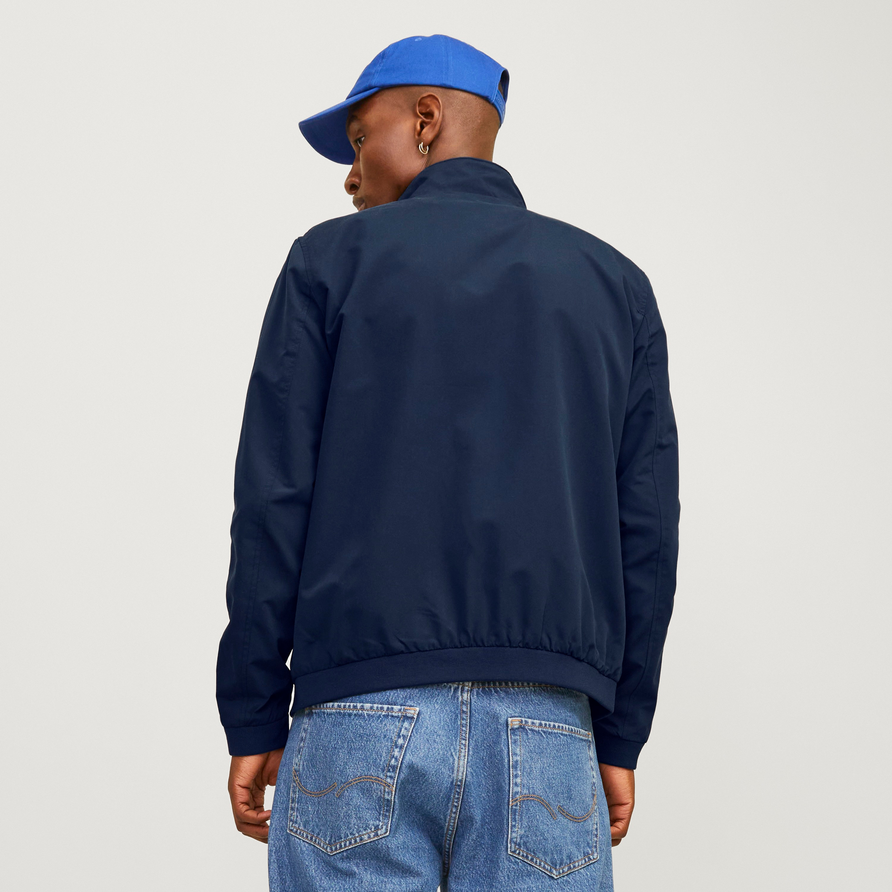 جاكيت بومبر رجالي جاك آند جونز سادة بياقة عالية قائمة وأكمام طويلة-men-clothing-jacketsandblazers-jackets-image-8