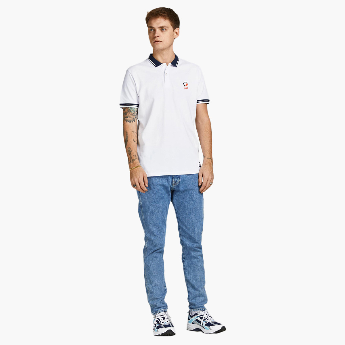قميص بولو جاك آند جونز بأكمام قصيرة وشعار أبيض للرجال-men-clothing-tshirtsandpolos-polos-image-6