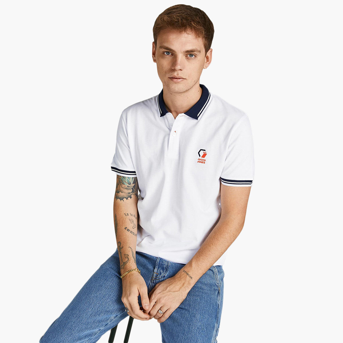 قميص بولو جاك آند جونز بأكمام قصيرة وشعار أبيض للرجال-men-clothing-tshirtsandpolos-polos-image-7