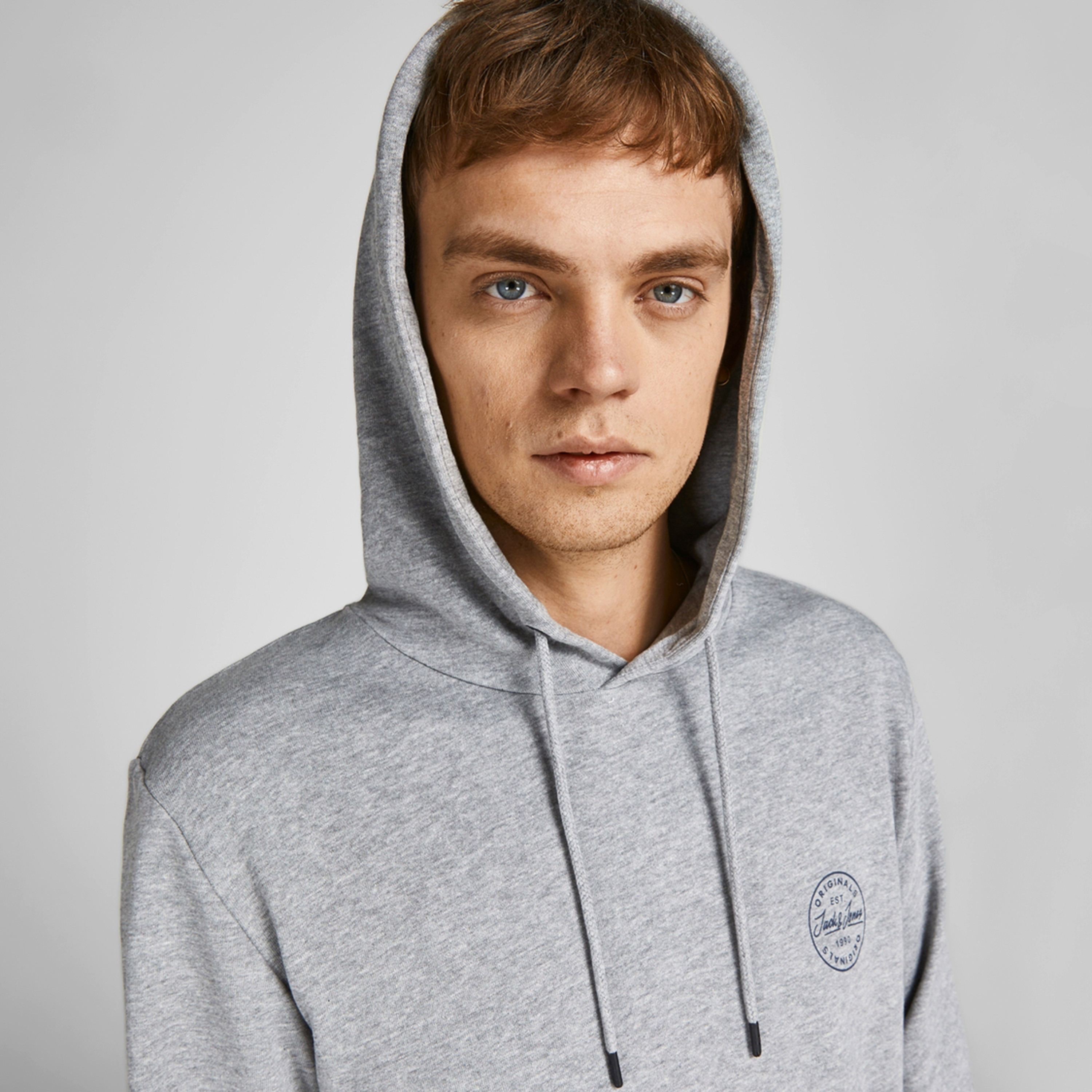 سويت شيرت بقبعّة وأكمام طويلة وطبعات من جاك & جونز-men-winterwear-hoodiesandsweatshirts-image-3