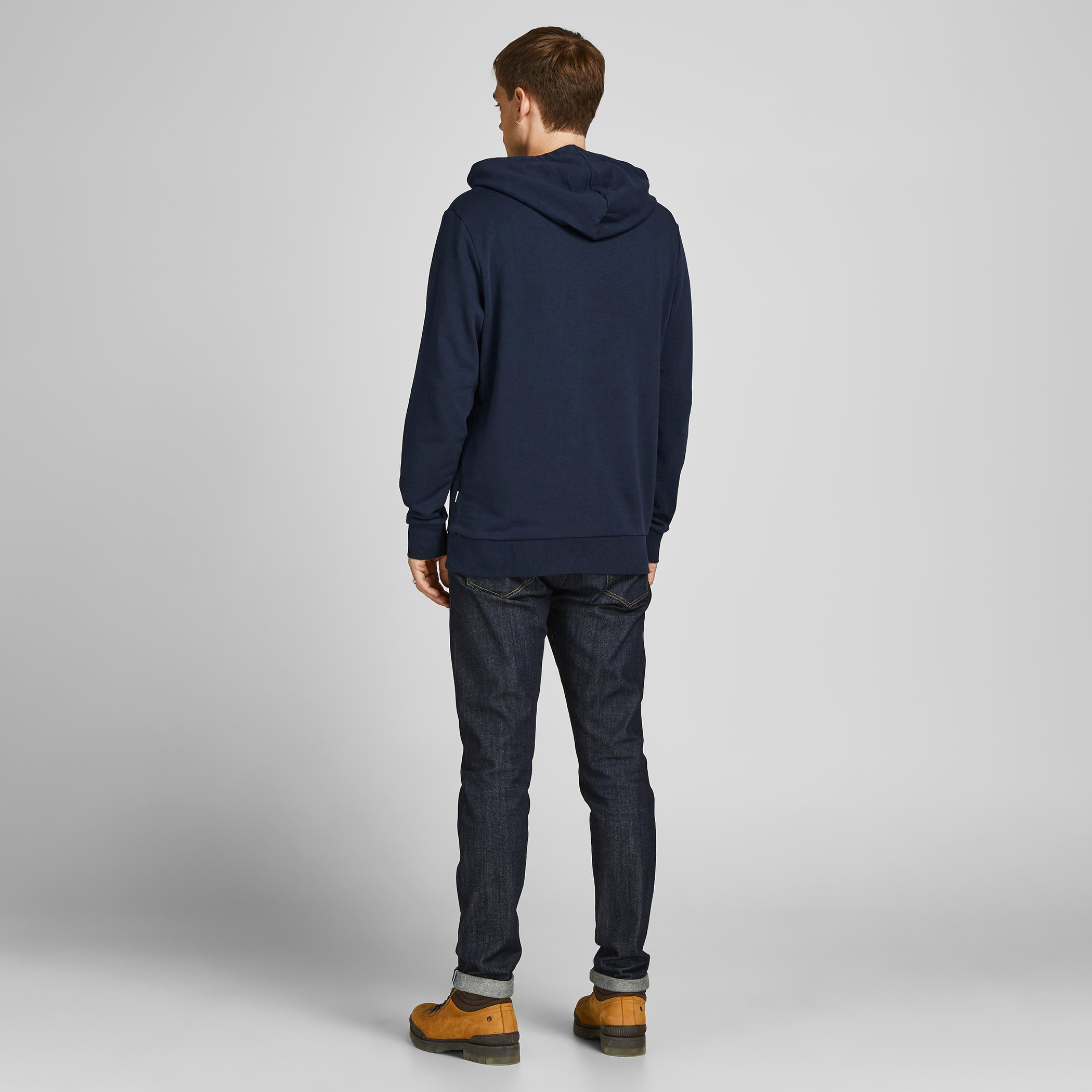 سويت شيرت بقبعّة وأكمام طويلة وطبعات من جاك & جونز-men-winterwear-hoodiesandsweatshirts-image-3
