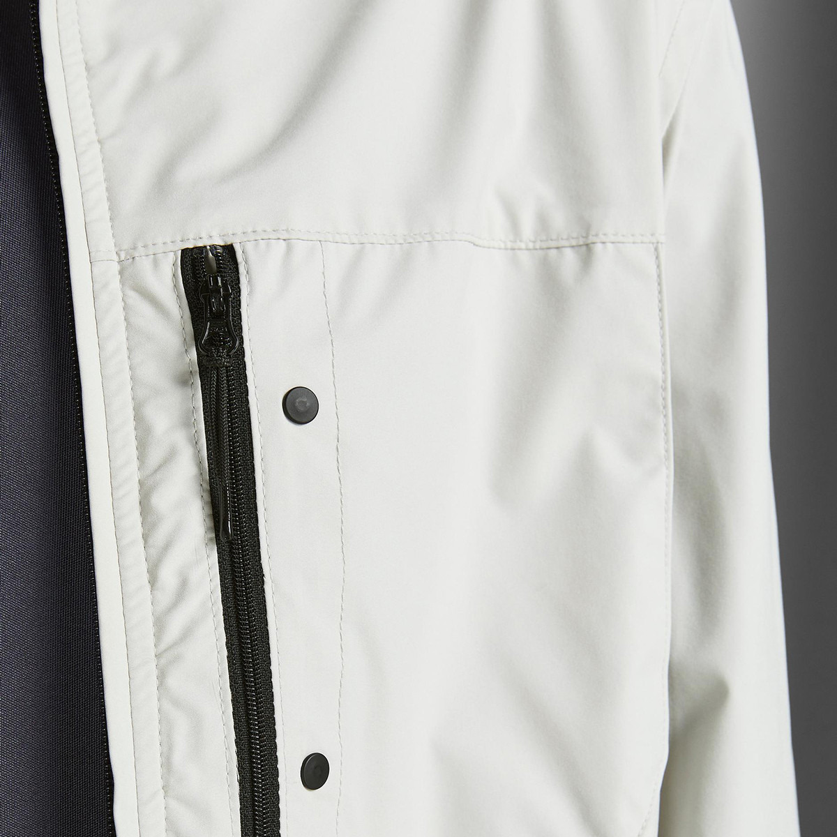 جاكيت جاك آند جونز رجالي بياقة عالية وسحاب كامل مطبوع رمادي-men-clothing-jacketsandblazers-jackets-image-6