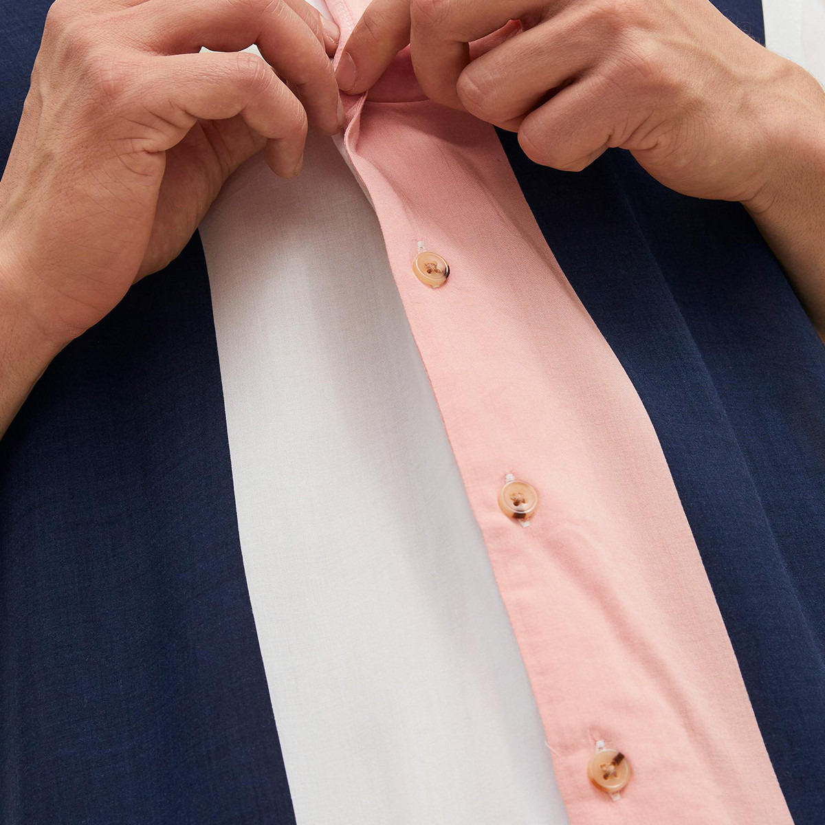 قميص جاك آند جونز رجالي متعدد الألوان مقلم ذو ياقة مسترخية-men-clothing-shirts-image-3