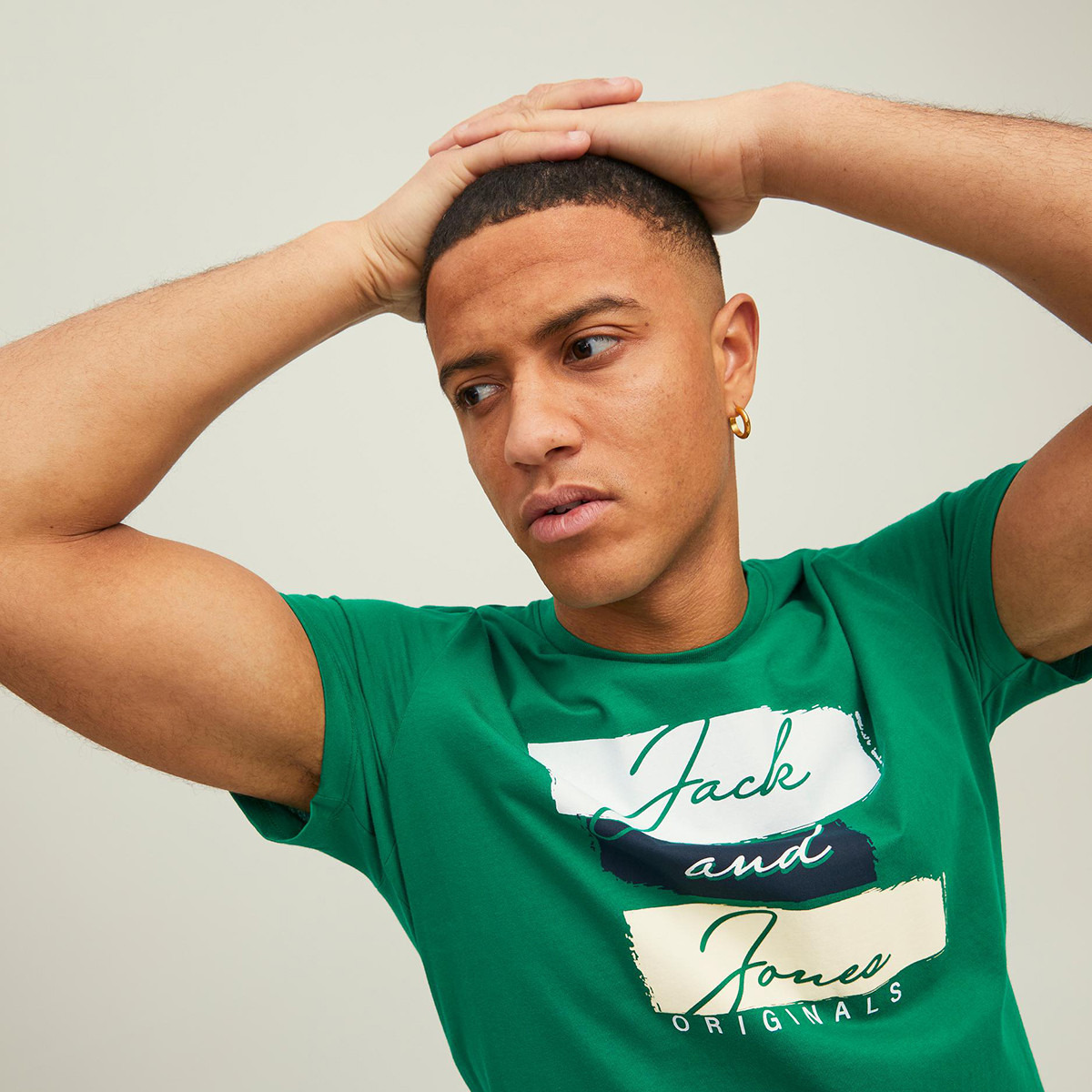 تي شيرت رجالي من جاك آند جونز بأكمام قصيرة وياقة دائرية وطبعة خضراء-men-clothing-tshirtsandpolos-tshirts-image-5