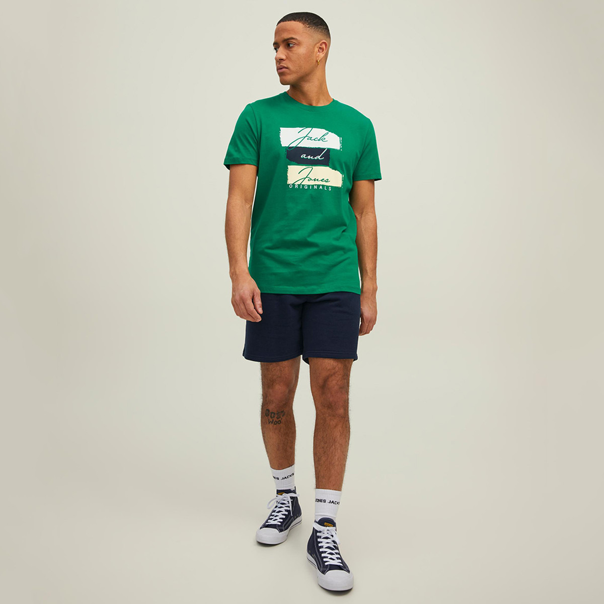تي شيرت رجالي من جاك آند جونز بأكمام قصيرة وياقة دائرية وطبعة خضراء-men-clothing-tshirtsandpolos-tshirts-image-6