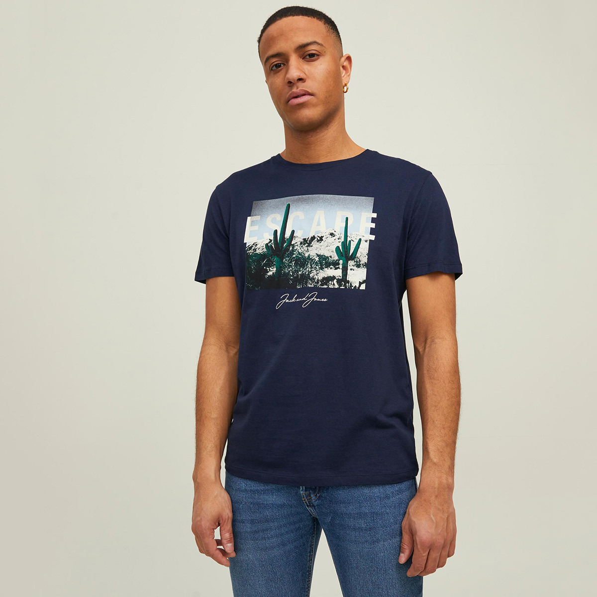 تي شيرت جاك آند جونز بأكمام قصيرة وياقة دائرية وطبعة أزرق كحلي للرجال-men-clothing-tshirtsandpolos-tshirts-image-1