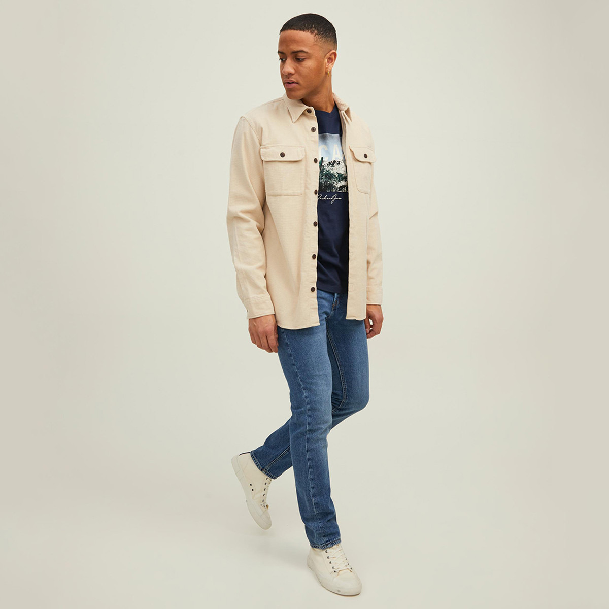 تي شيرت جاك آند جونز بأكمام قصيرة وياقة دائرية وطبعة أزرق كحلي للرجال-men-clothing-tshirtsandpolos-tshirts-image-4