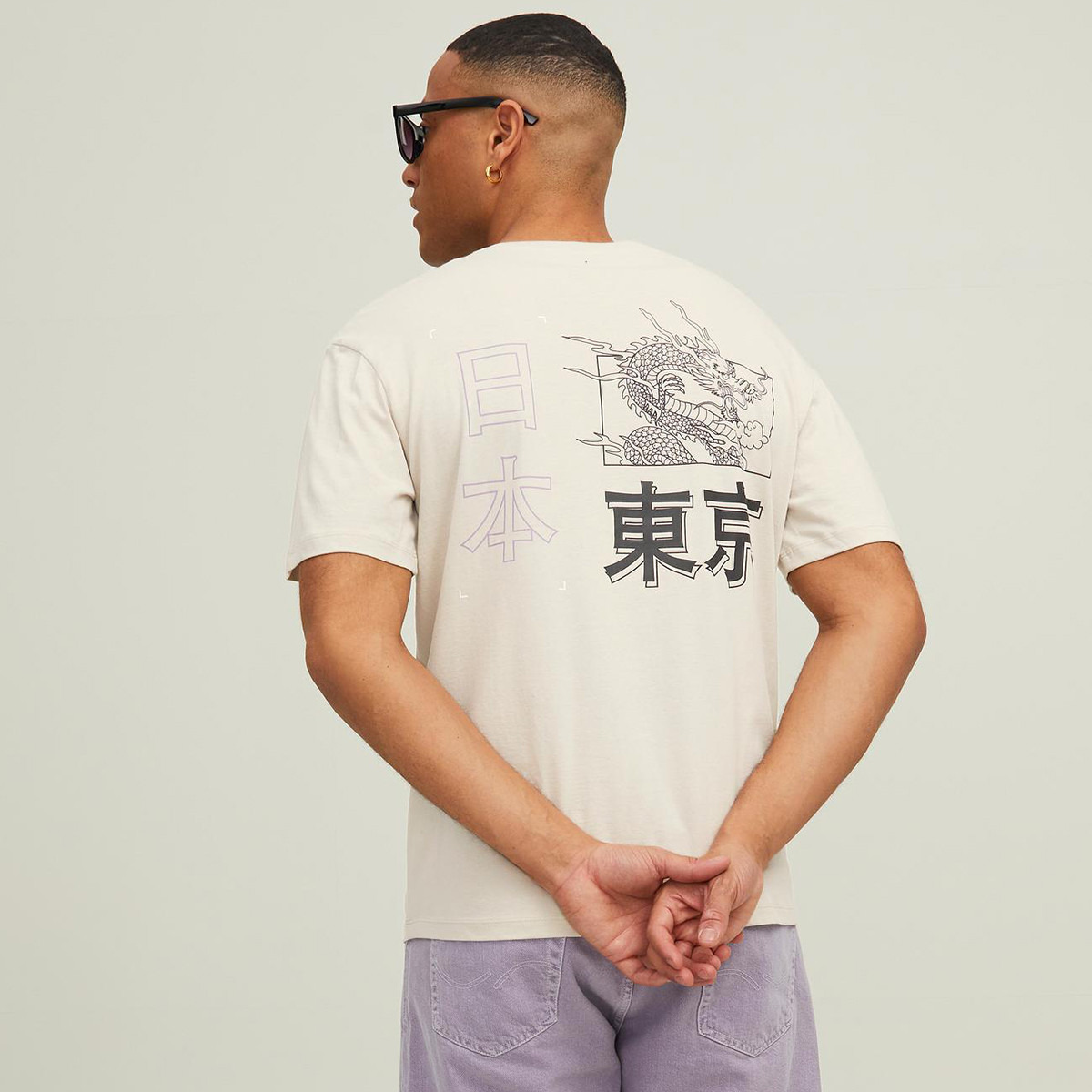 تي شيرت رجالي من جاك آند جونز ذو قصة ضيقة بياقة مستديرة ومريح-men-clothing-tshirtsandpolos-tshirts-image-7