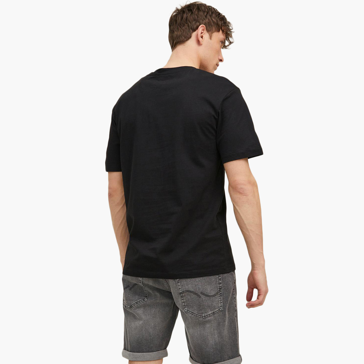 تي شيرت جاك آند جونز رجالي بأكمام قصيرة وياقة دائرية وطبعات سوداء-men-clothing-tshirtsandpolos-tshirts-image-3